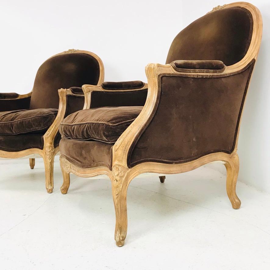 Pair of French Bergere Chairs with Ottoman In Good Condition In Dallas, TX
