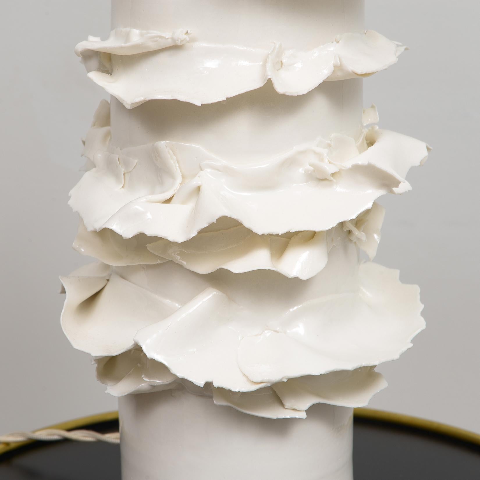 Porcelaine Paire de lampes tournantes en porcelaine émaillée de fabrication française en vente