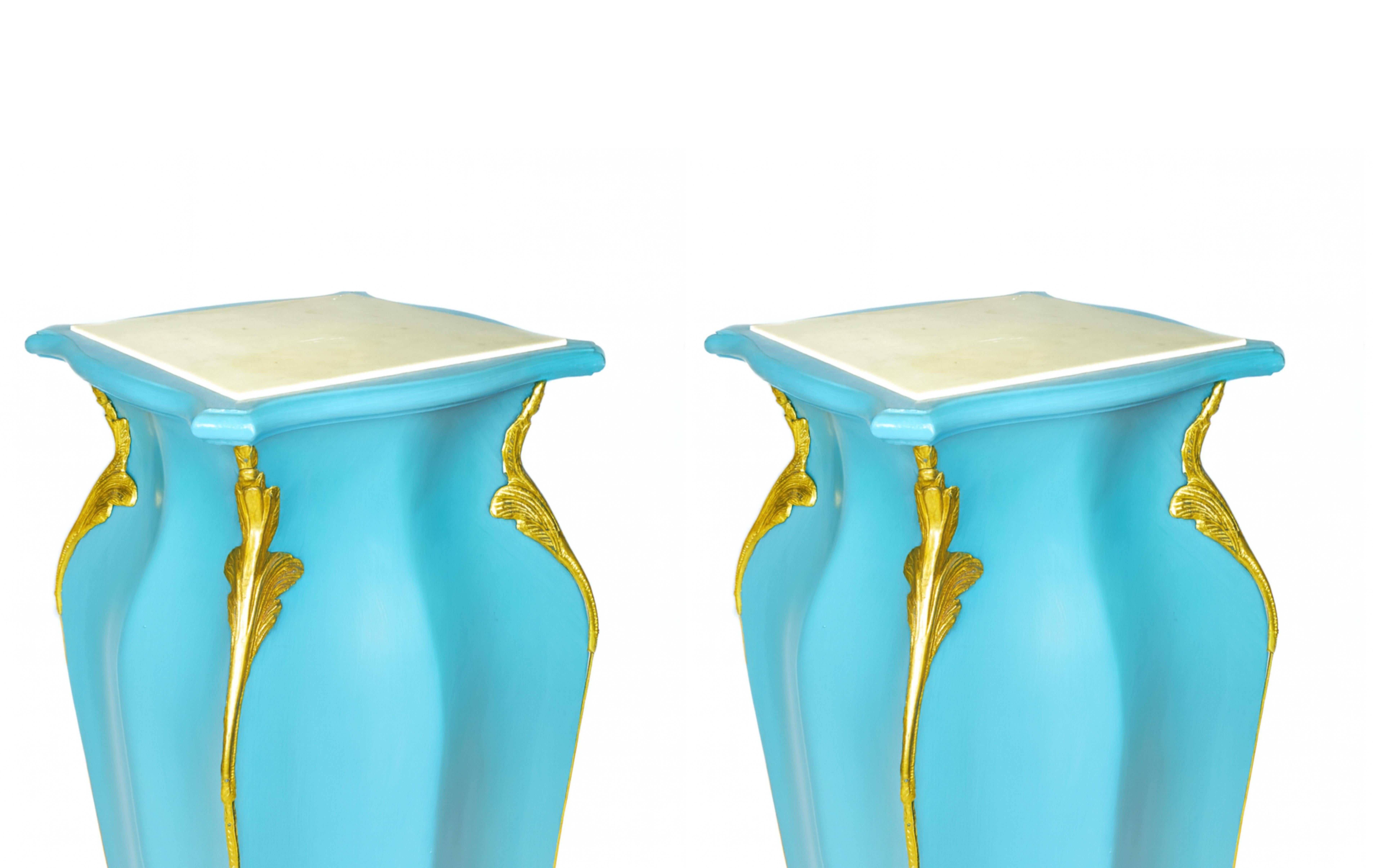 Coppia di piedistalli a colonna Luigi XVI di colore blu uovo francese, XIX secolo in vendita 1