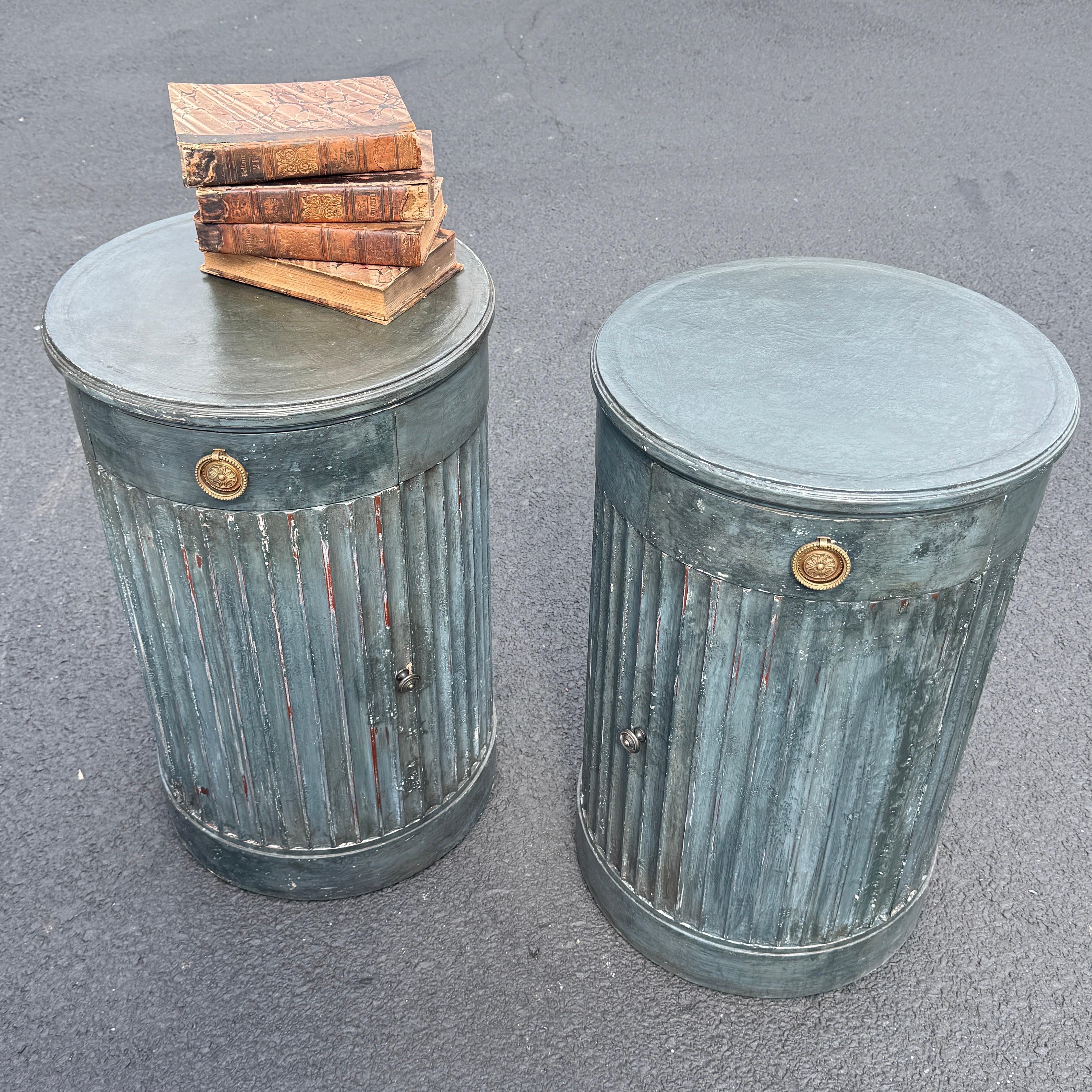 Unknown Pair of French Blue Painted Fluted Bedside Column End Tables with Drawer For Sale