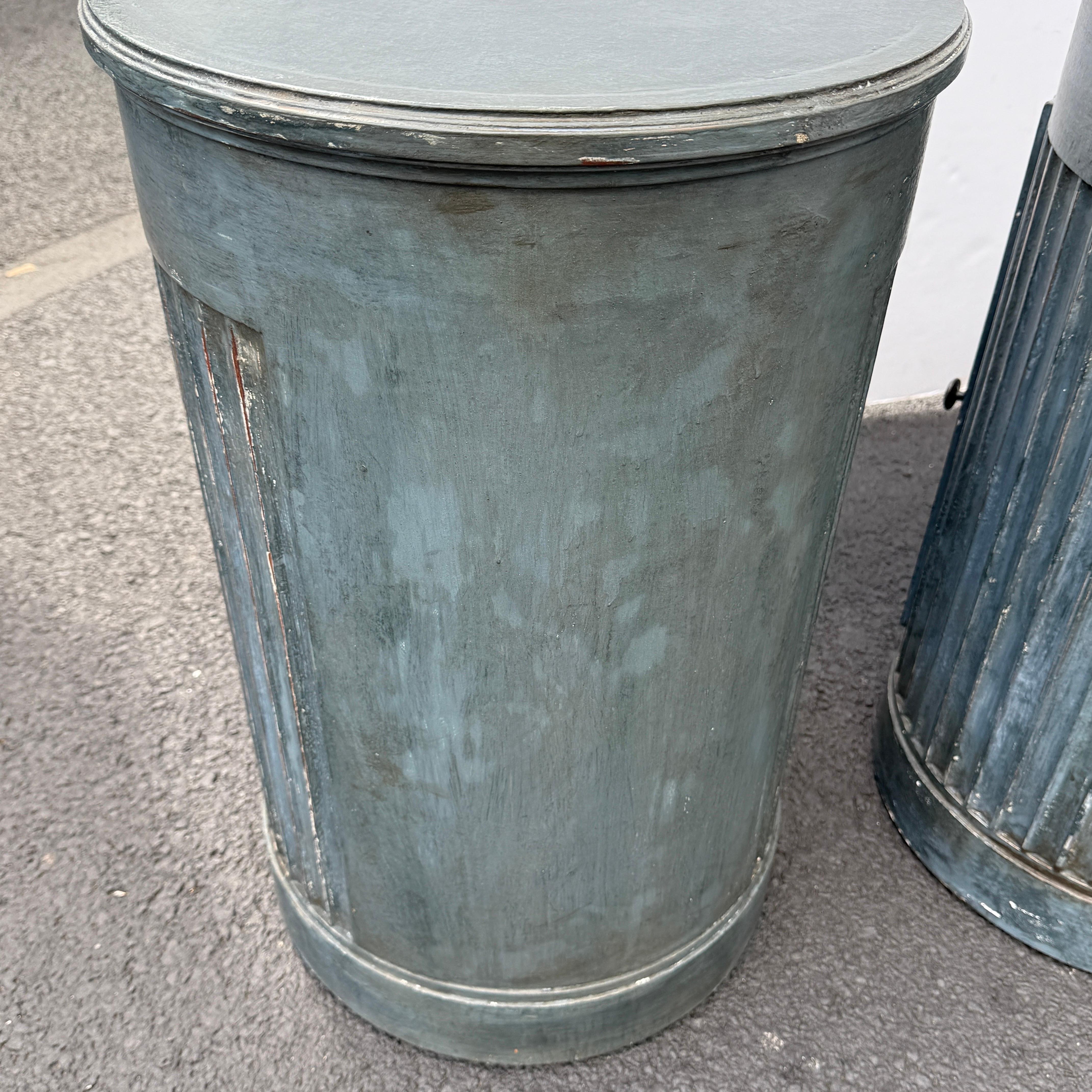 Pair of French Blue Painted Fluted Bedside Column End Tables with Drawer In Good Condition For Sale In Haddonfield, NJ