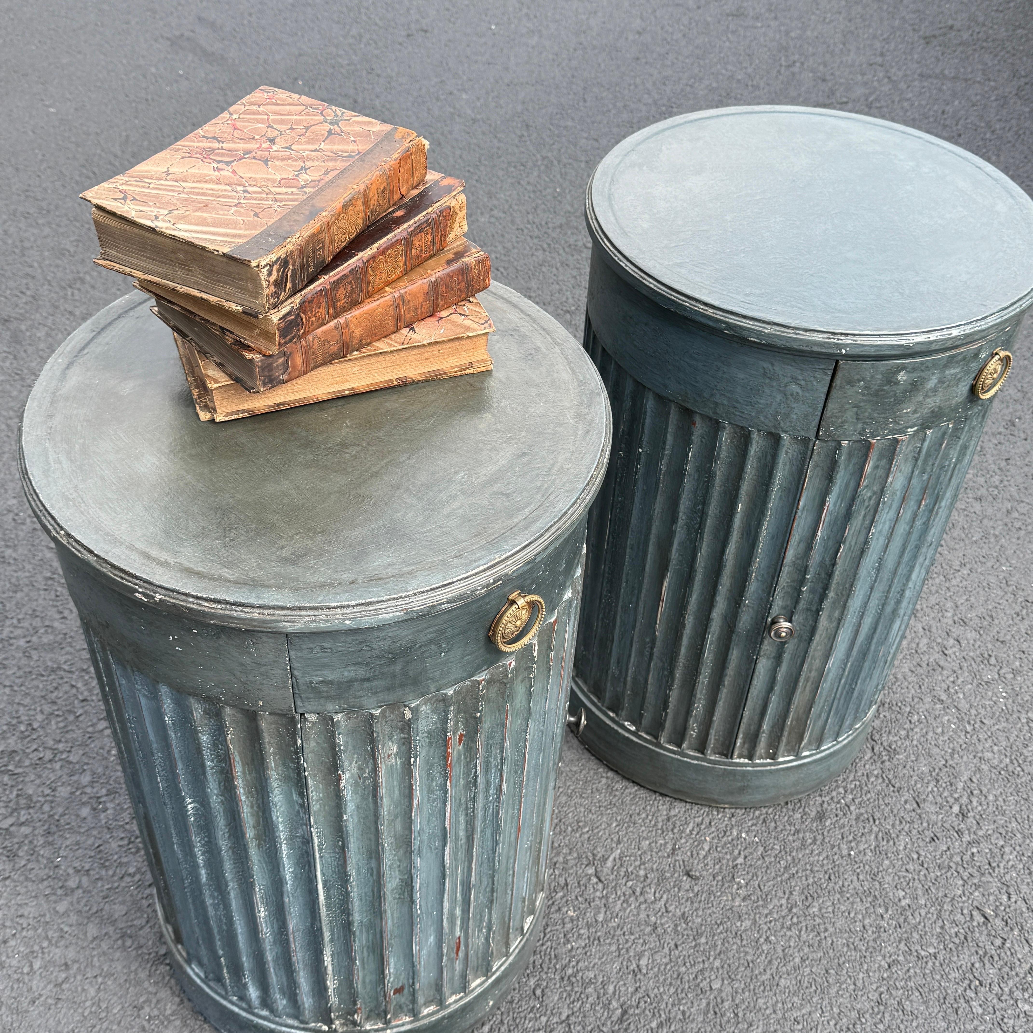 20th Century Pair of French Blue Painted Fluted Bedside Column End Tables with Drawer For Sale
