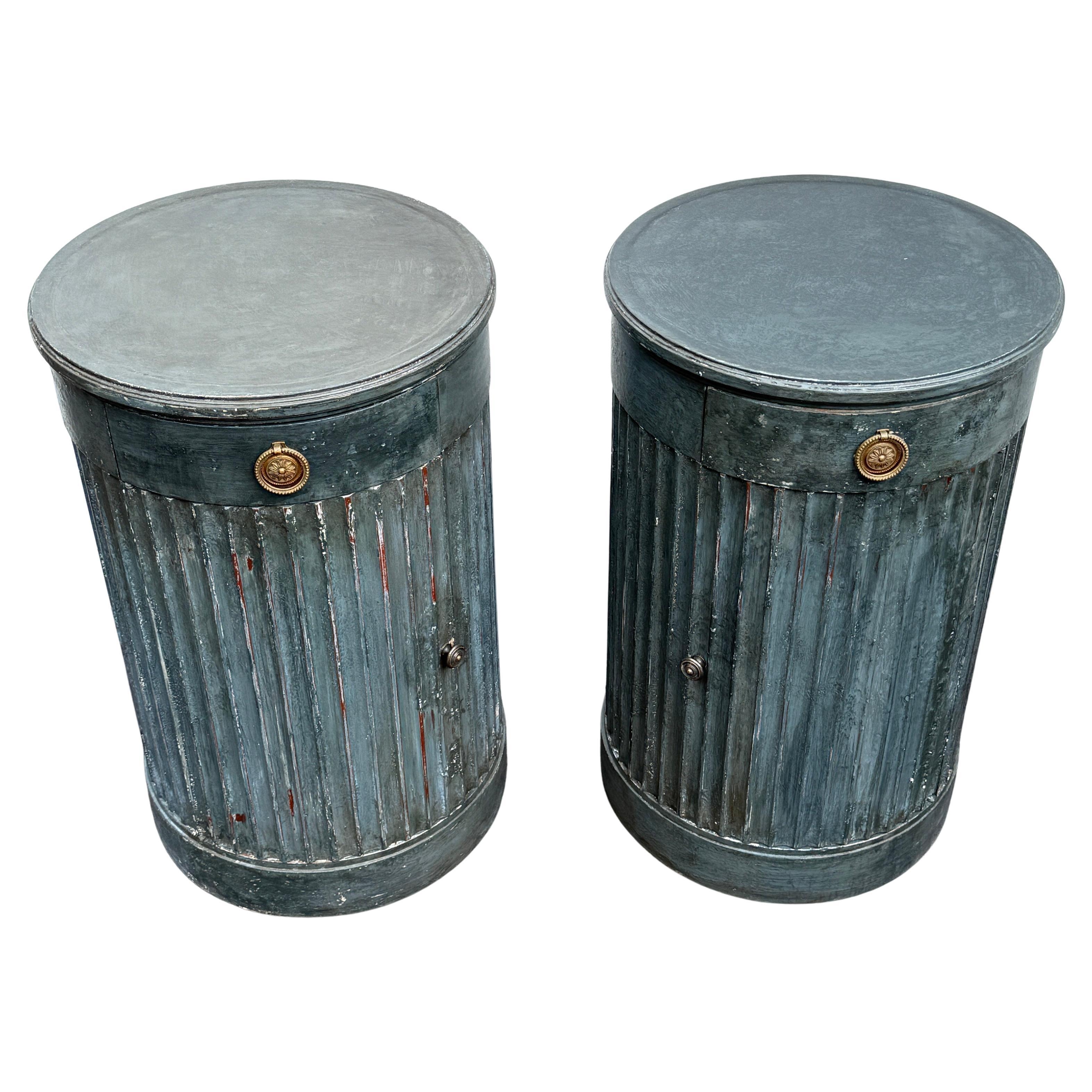 Pair of French Blue Painted Fluted Bedside Column End Tables with Drawer For Sale 1