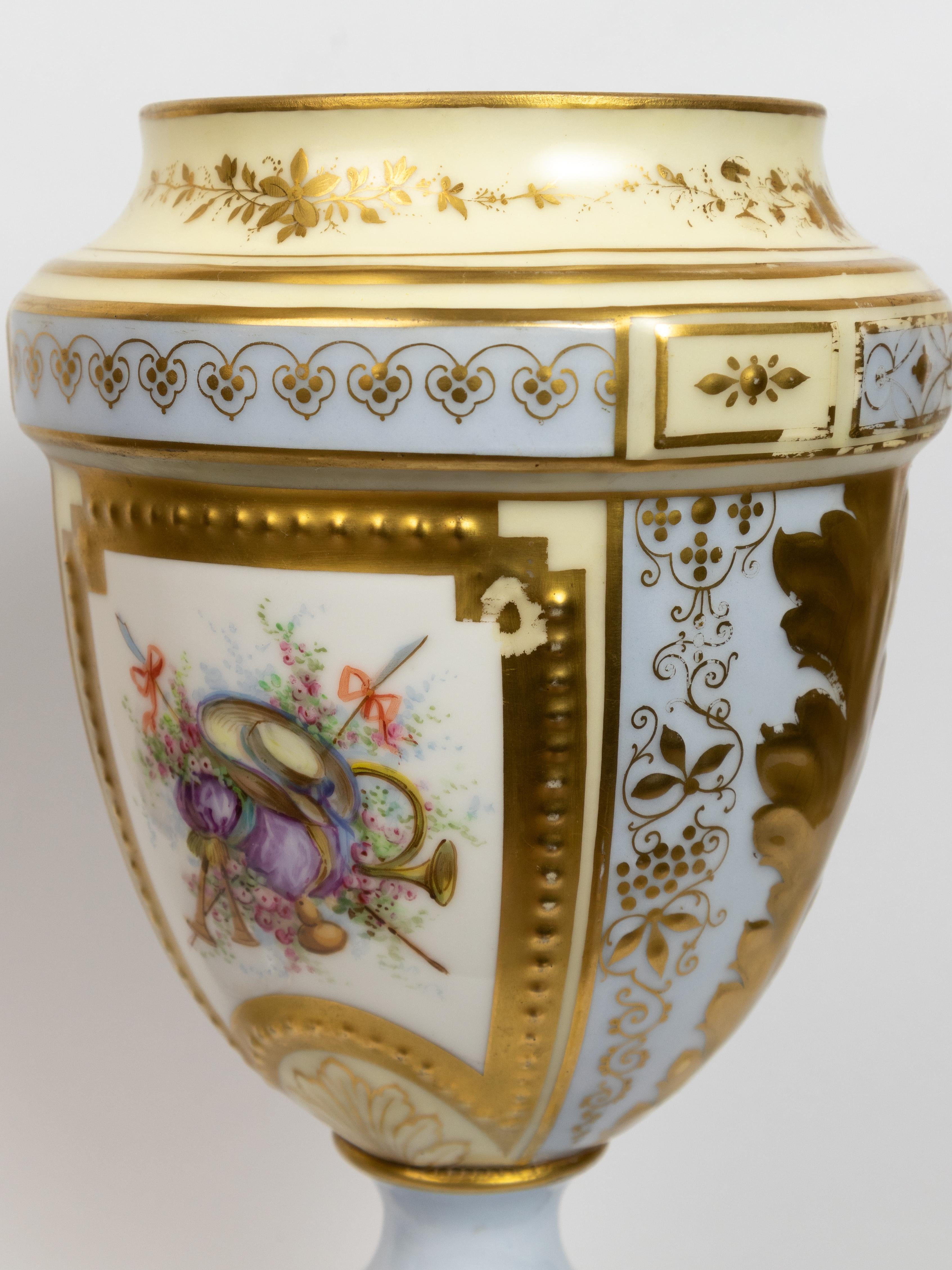 Pair Of French Blue Sèvres Amphore By Château des Tuileries, 19th Century im Angebot 8