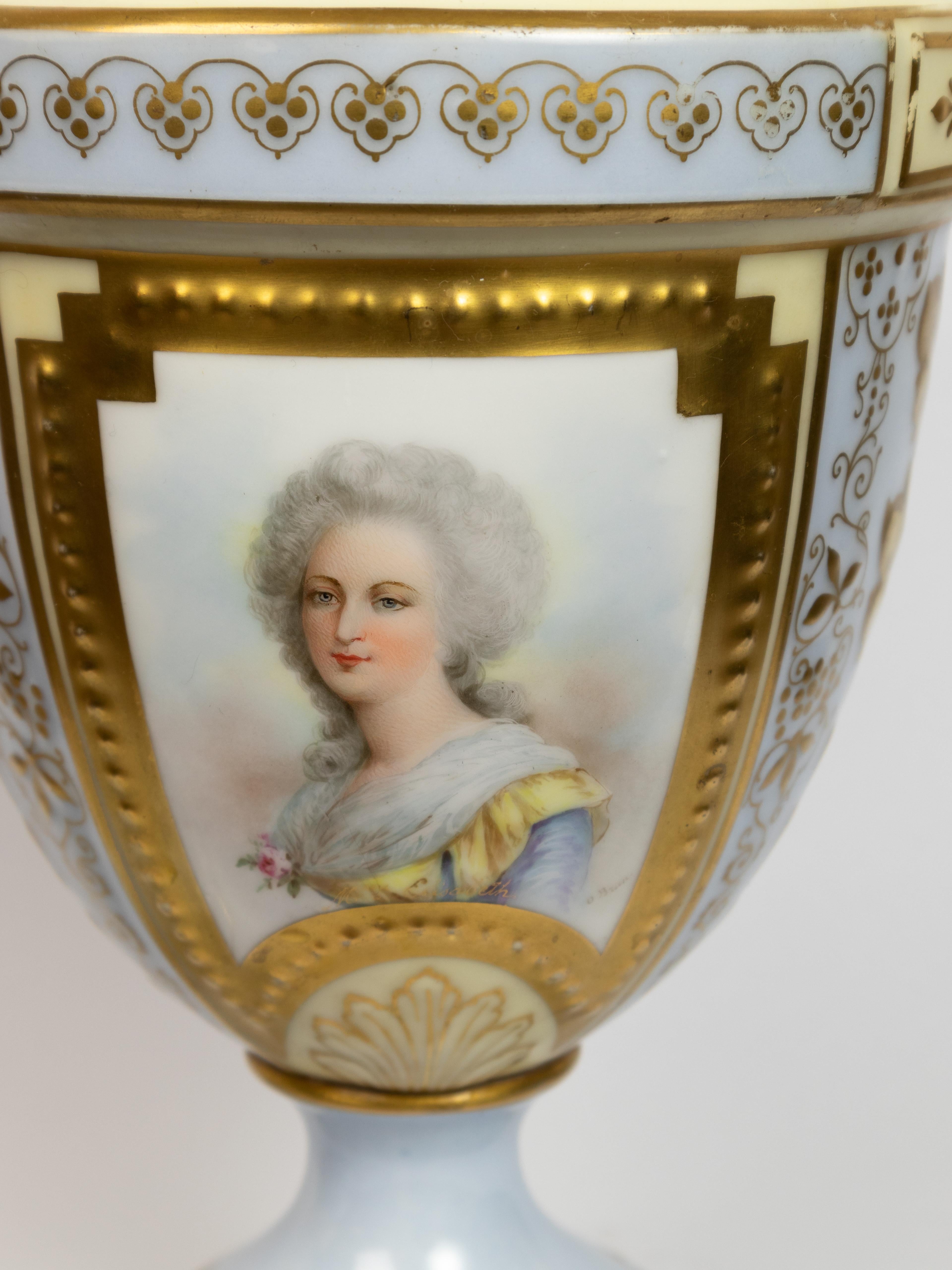 Coppia di anfore francesi blu di Sèvres di Château des Tuileries, XIX secolo in vendita 2