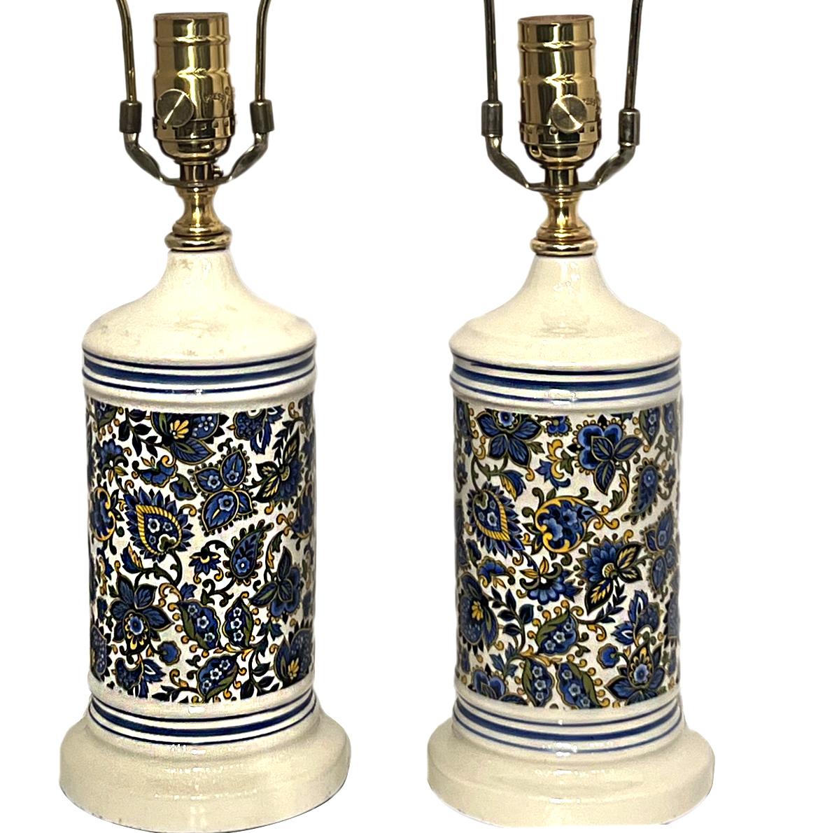 Pair of circa 1960s French porcelain table lamps.

Measurements:
Height of body: 9