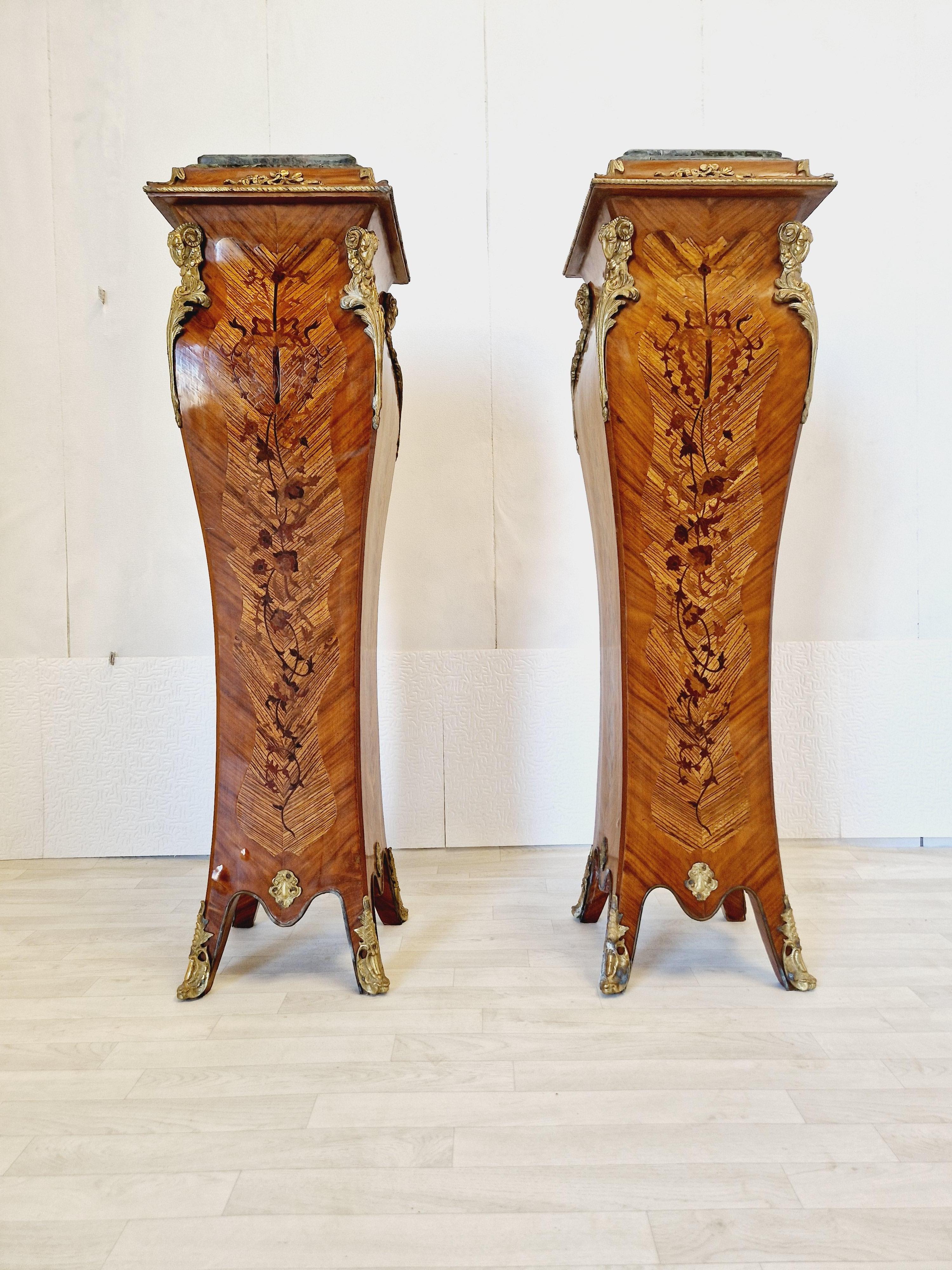Pair of French Bombe Rococo Pedestals For Sale 1