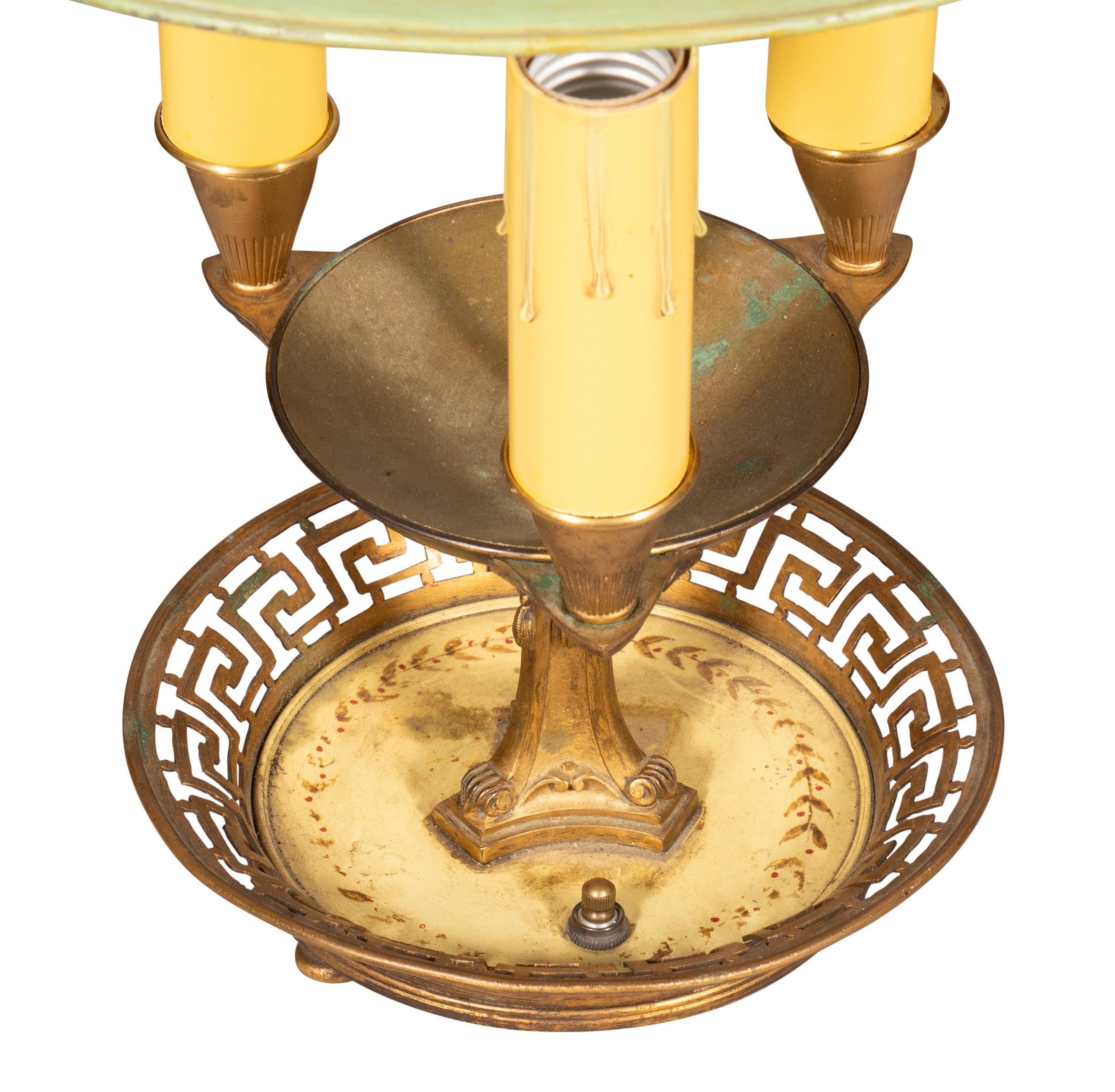 Louis XVI Paire de lampes bouillotte française en vente