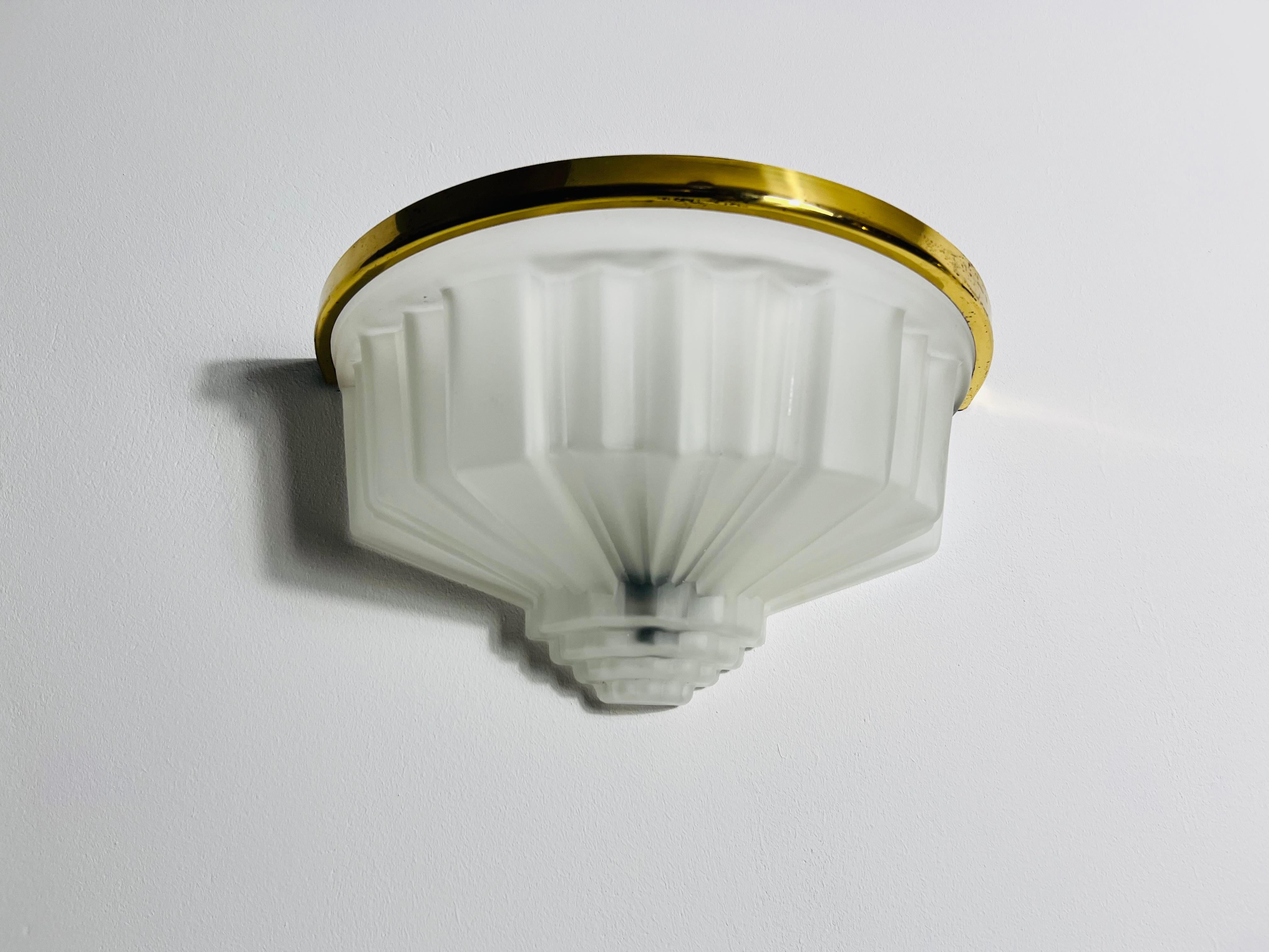 Coppia di lampade Art Deco francesi in ottone e alluminio, Francia, anni '40 in vendita 3
