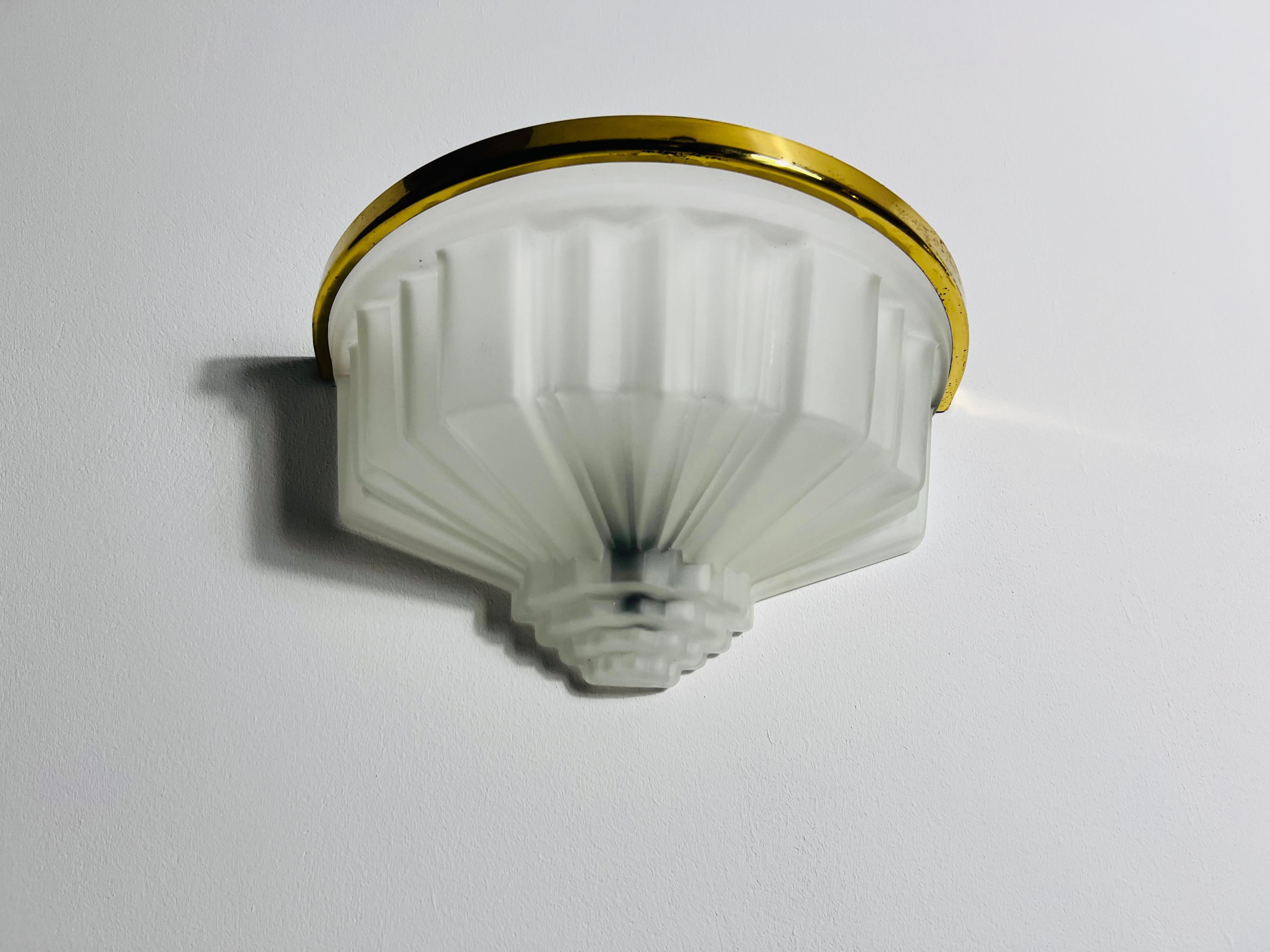 Coppia di lampade Art Deco francesi in ottone e alluminio, Francia, anni '40 in vendita 4