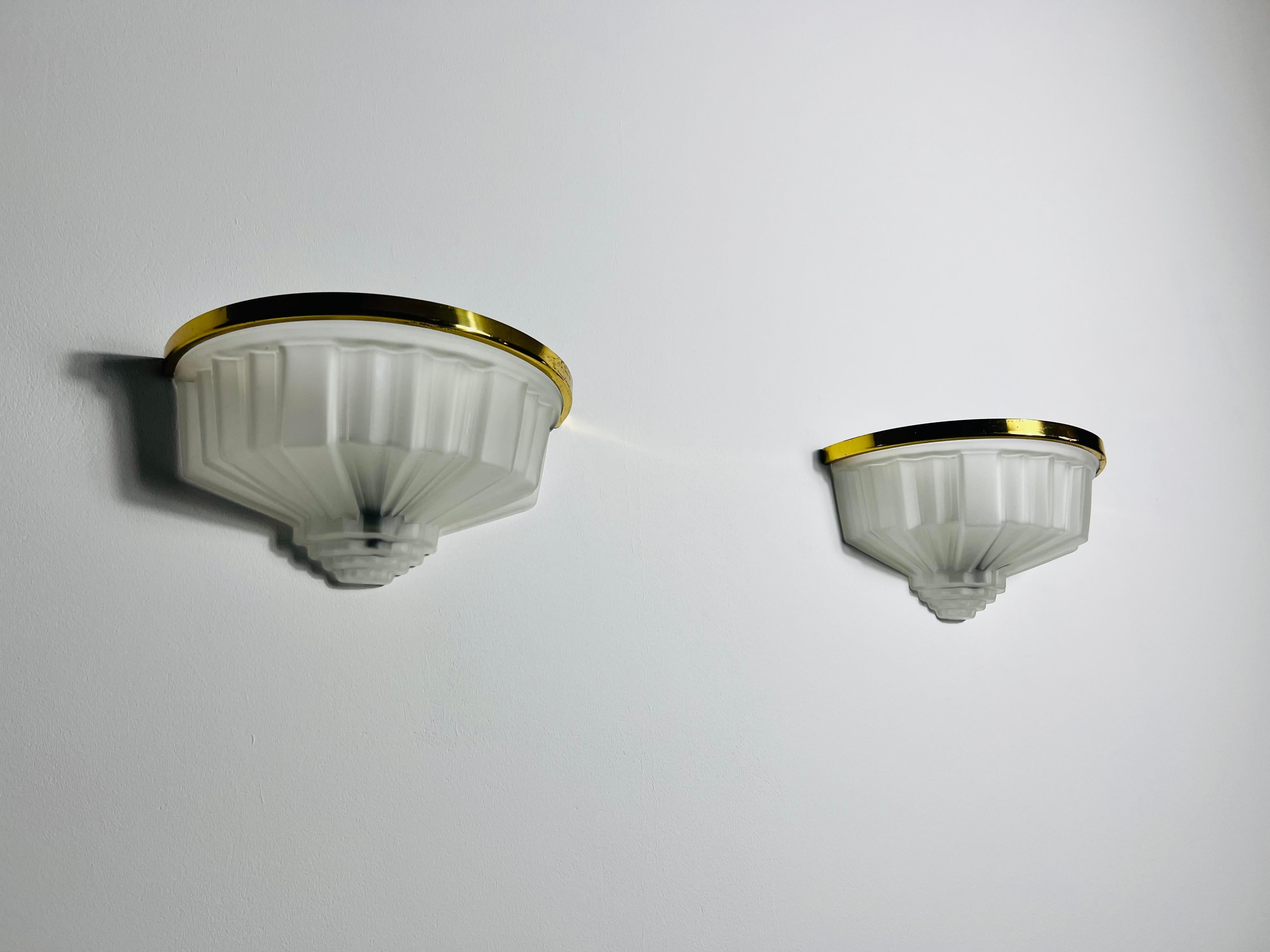 Coppia di lampade Art Deco francesi in ottone e alluminio, Francia, anni '40 in vendita 1