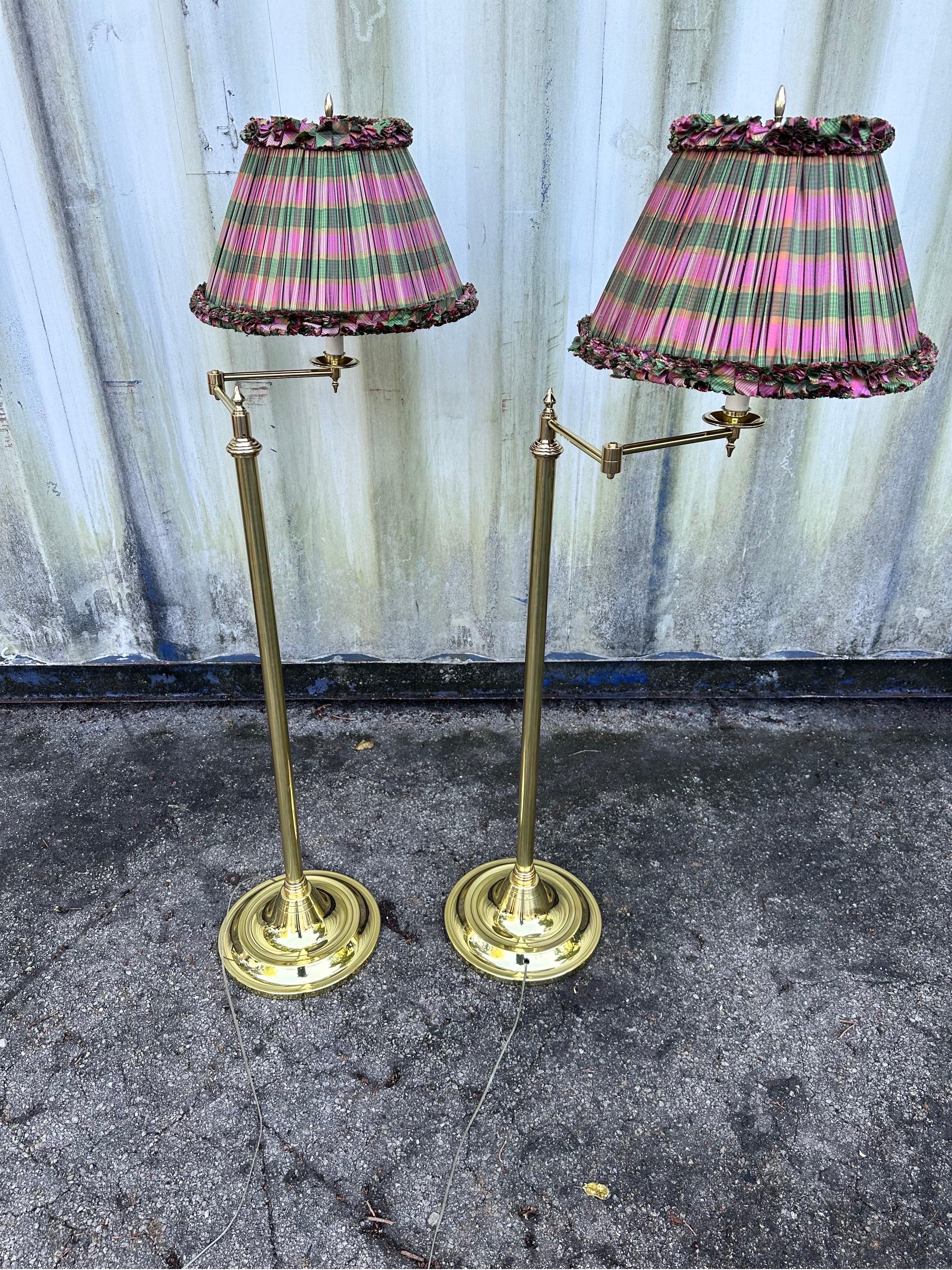 Neoclassical Pair of French Brass and Bronze Ajustable Floor Lamps  For Sale