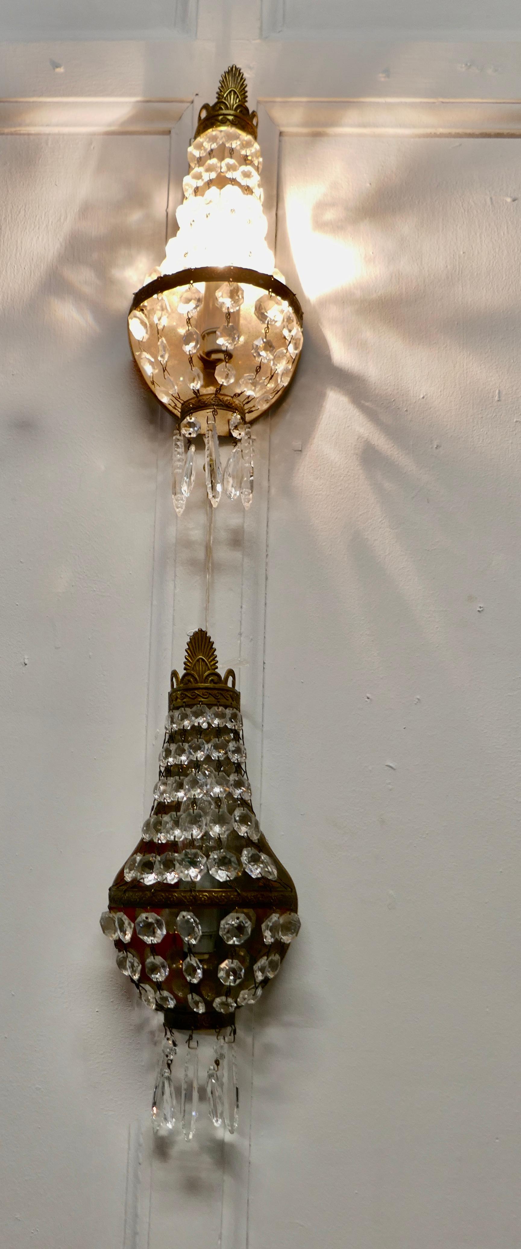 Pair of Elegant French Brass and Crystal Chandelier Wall Lamps In Good Condition For Sale In Chillerton, Isle of Wight