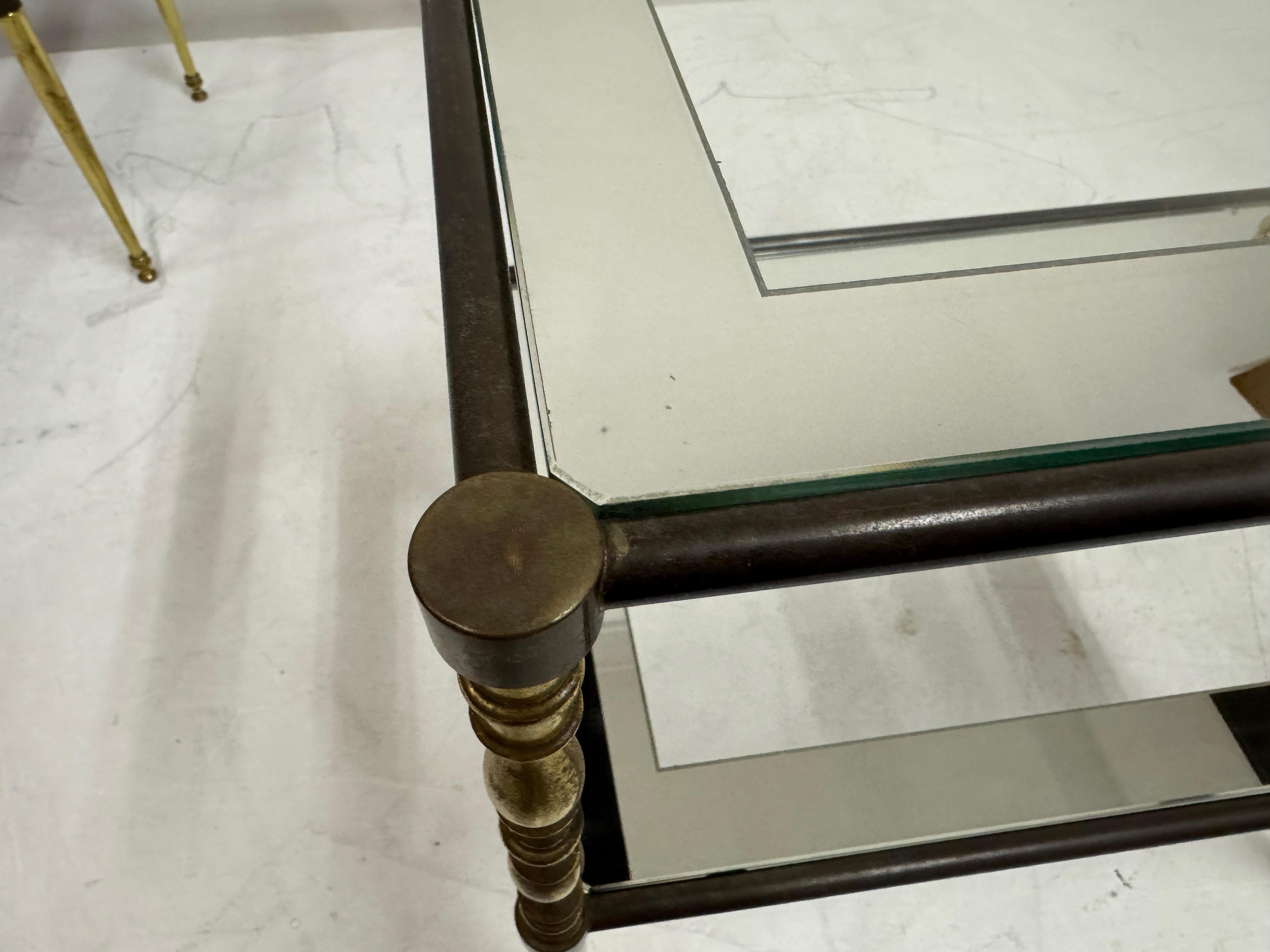 Paire de tables d'appoint françaises en laiton et verre, années 1960 en vente 7