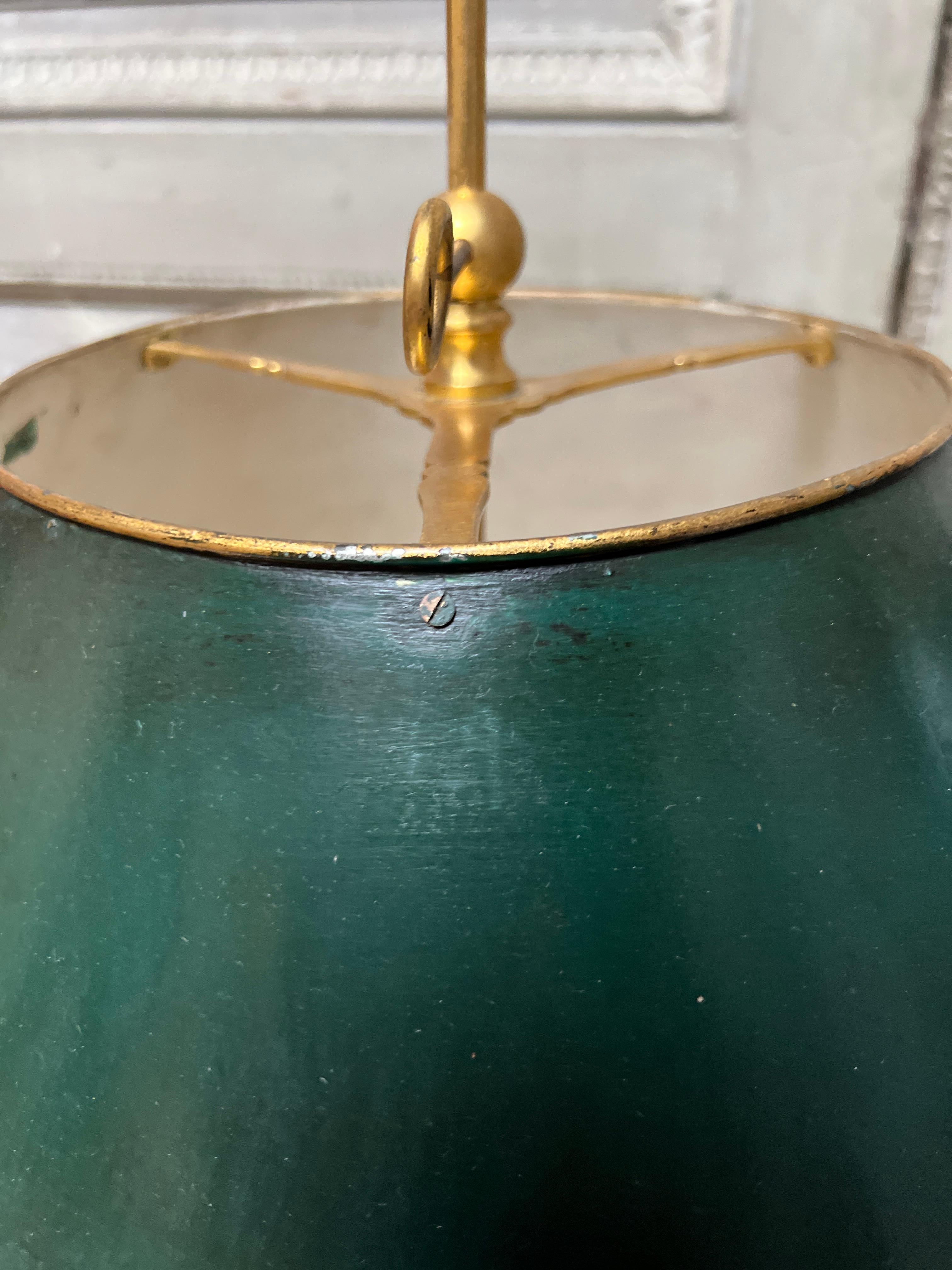 Faceted Pair of French Brass and Green Tole Bouillotte Lamps For Sale
