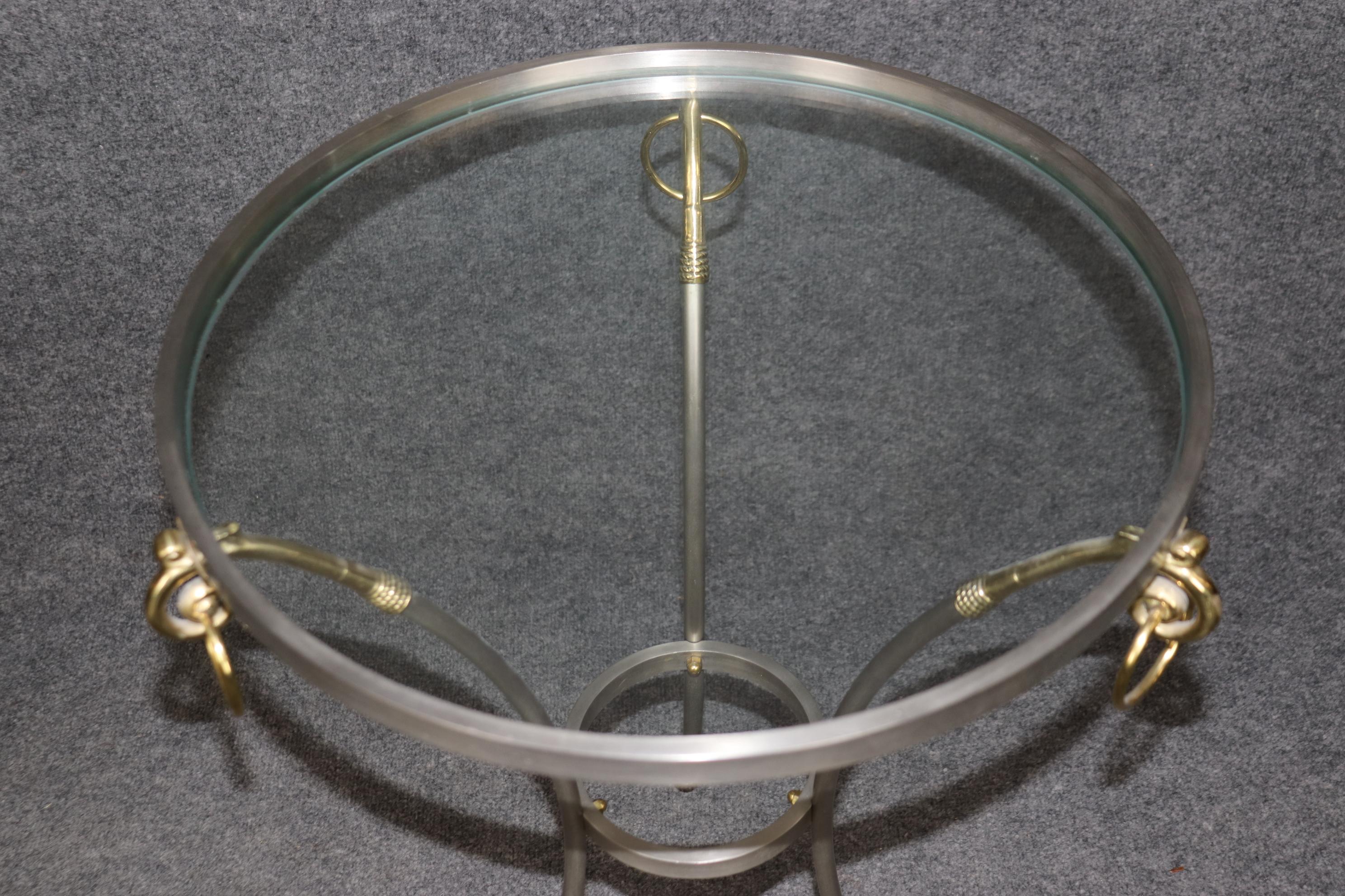 Pareja de Gueridones Franceses de Latón y Acero Estilo Jansen con Tapa de Cristal  Mesas auxiliares en venta 1