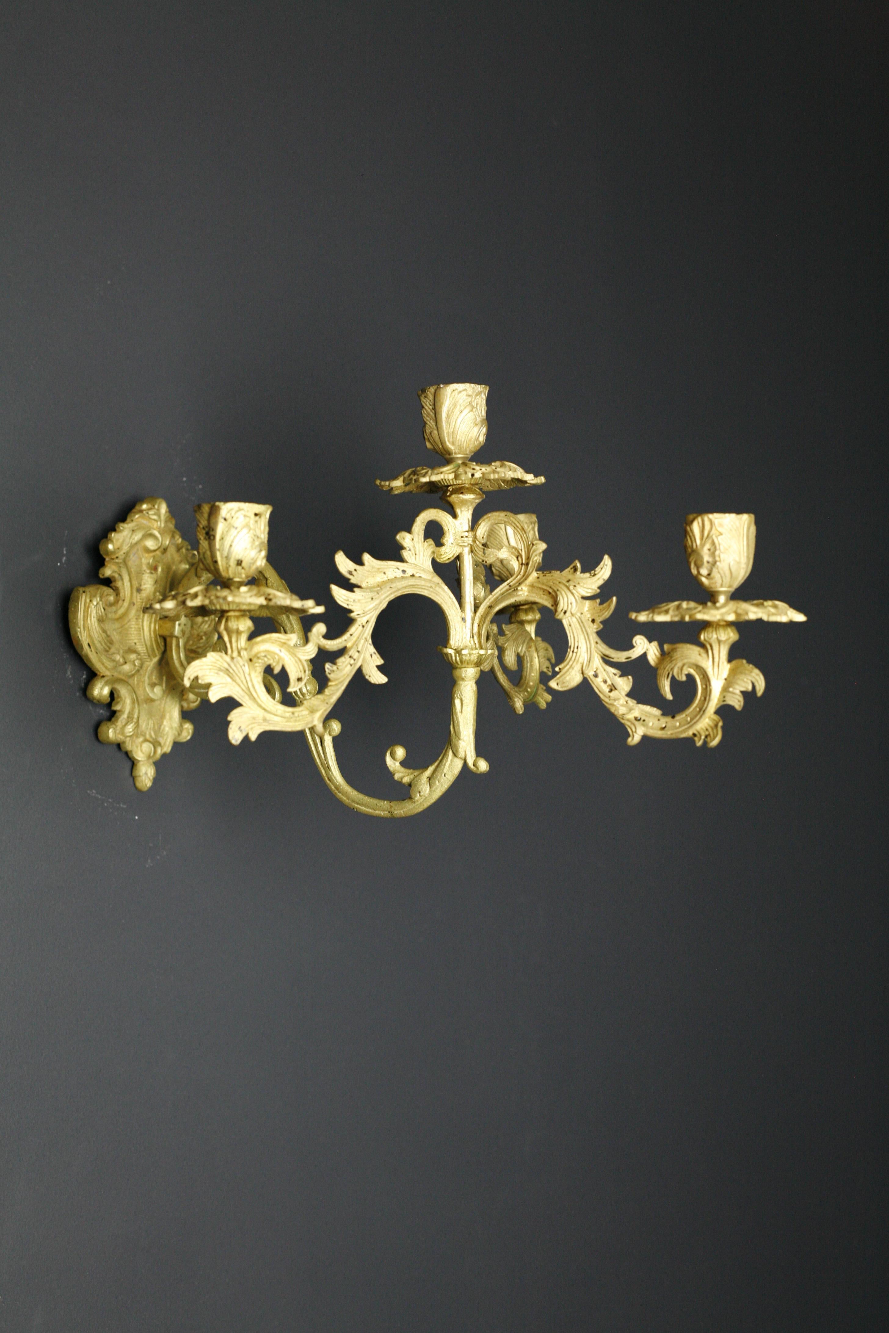 Cast Pair of French Brass Candle Light Sconces, France Louis XVI Style, 19th Century For Sale