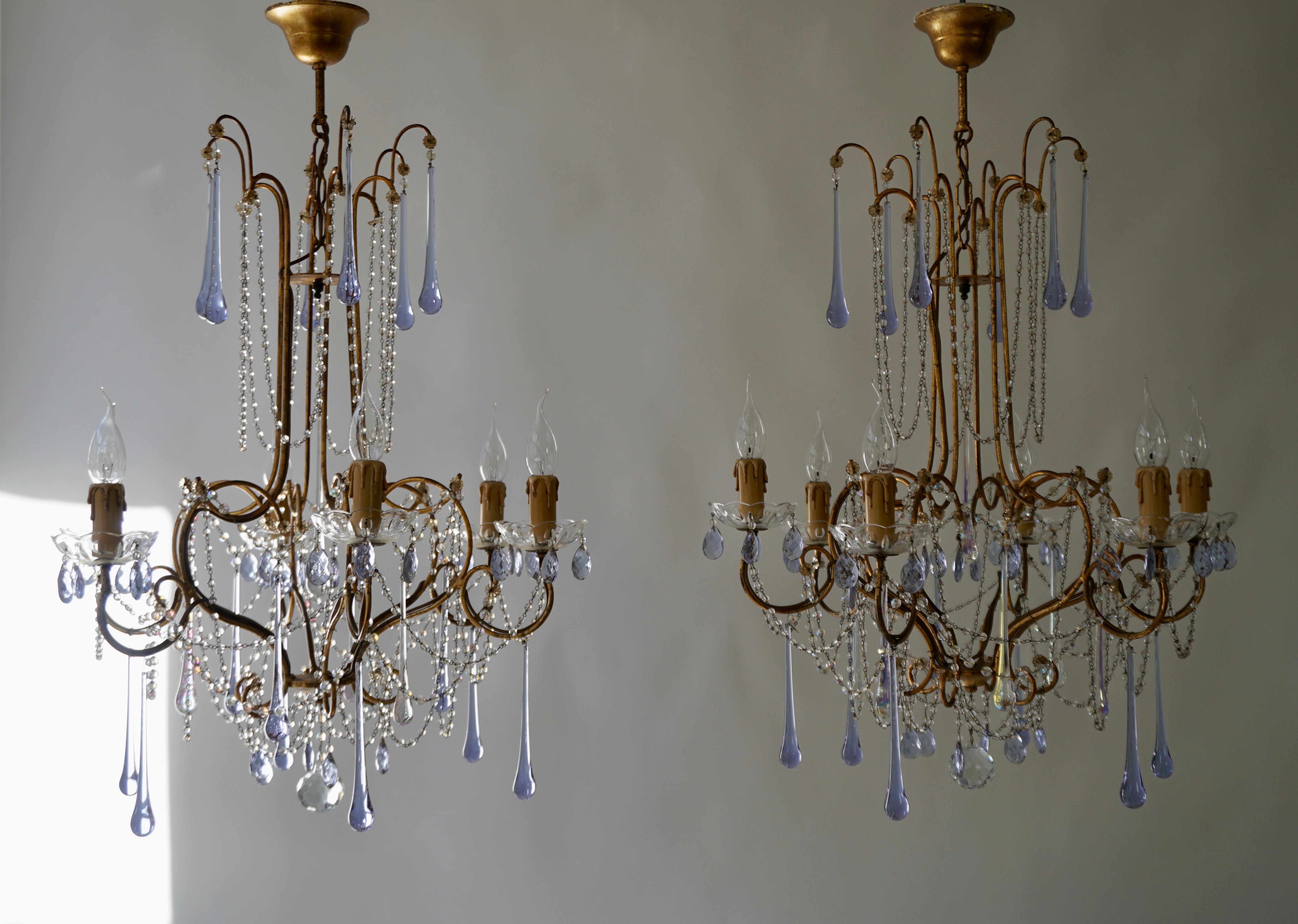 Pair of French Brass Chandeliers with Glass Teardrops In Good Condition For Sale In Antwerp, BE