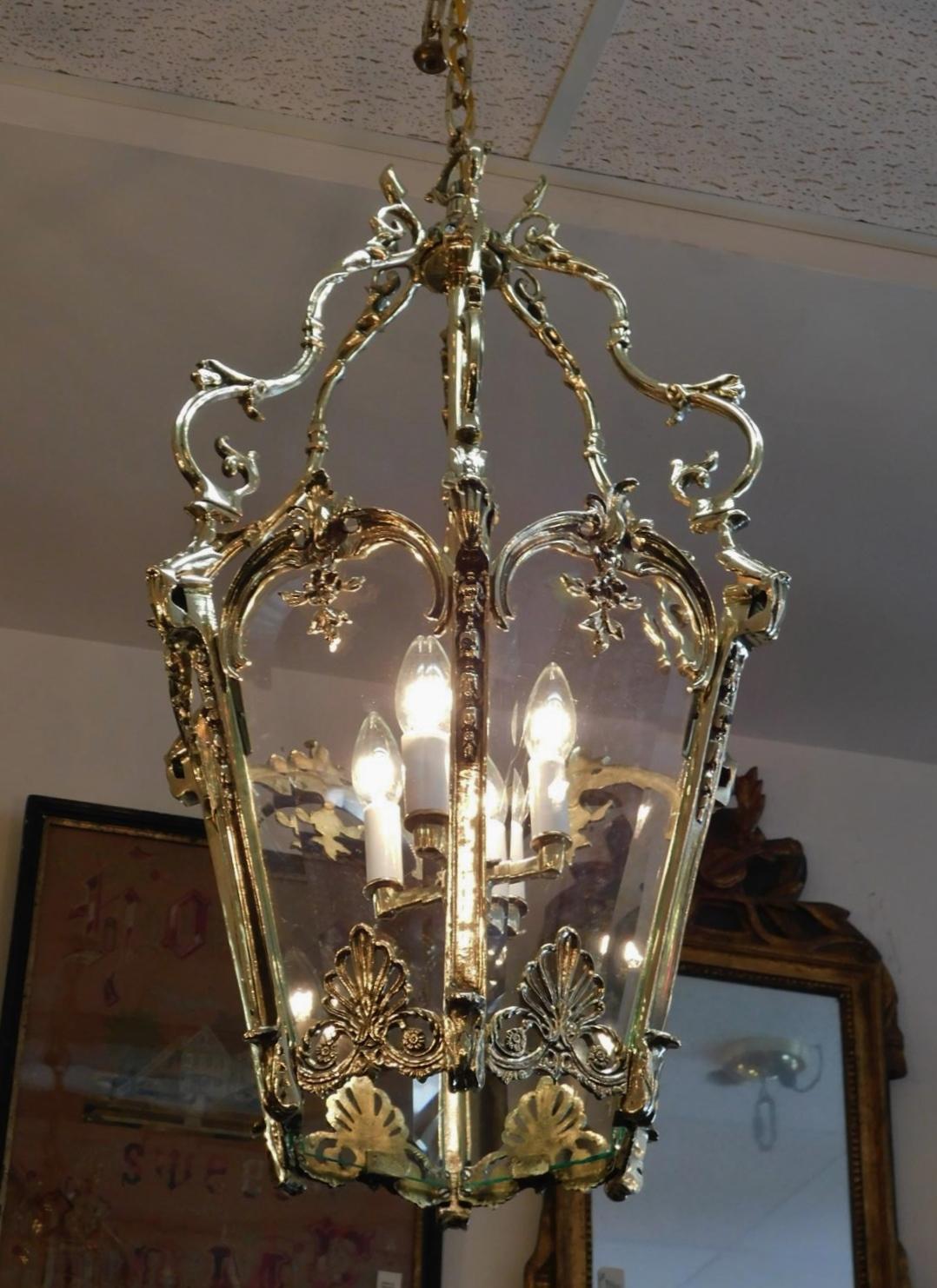 Cast Pair of French Brass Foliage Shell & Beveled Glass Hanging Hall Lanterns, C 1820 For Sale