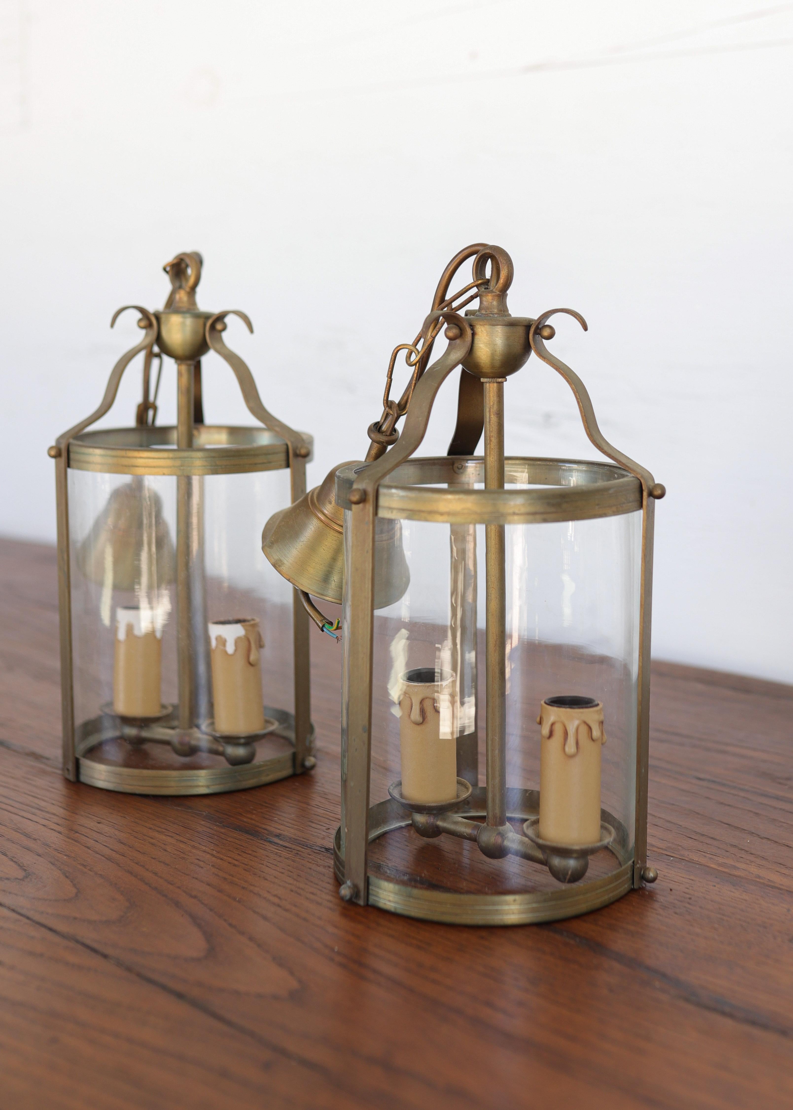 Français Paire de lanternes en laiton en vente