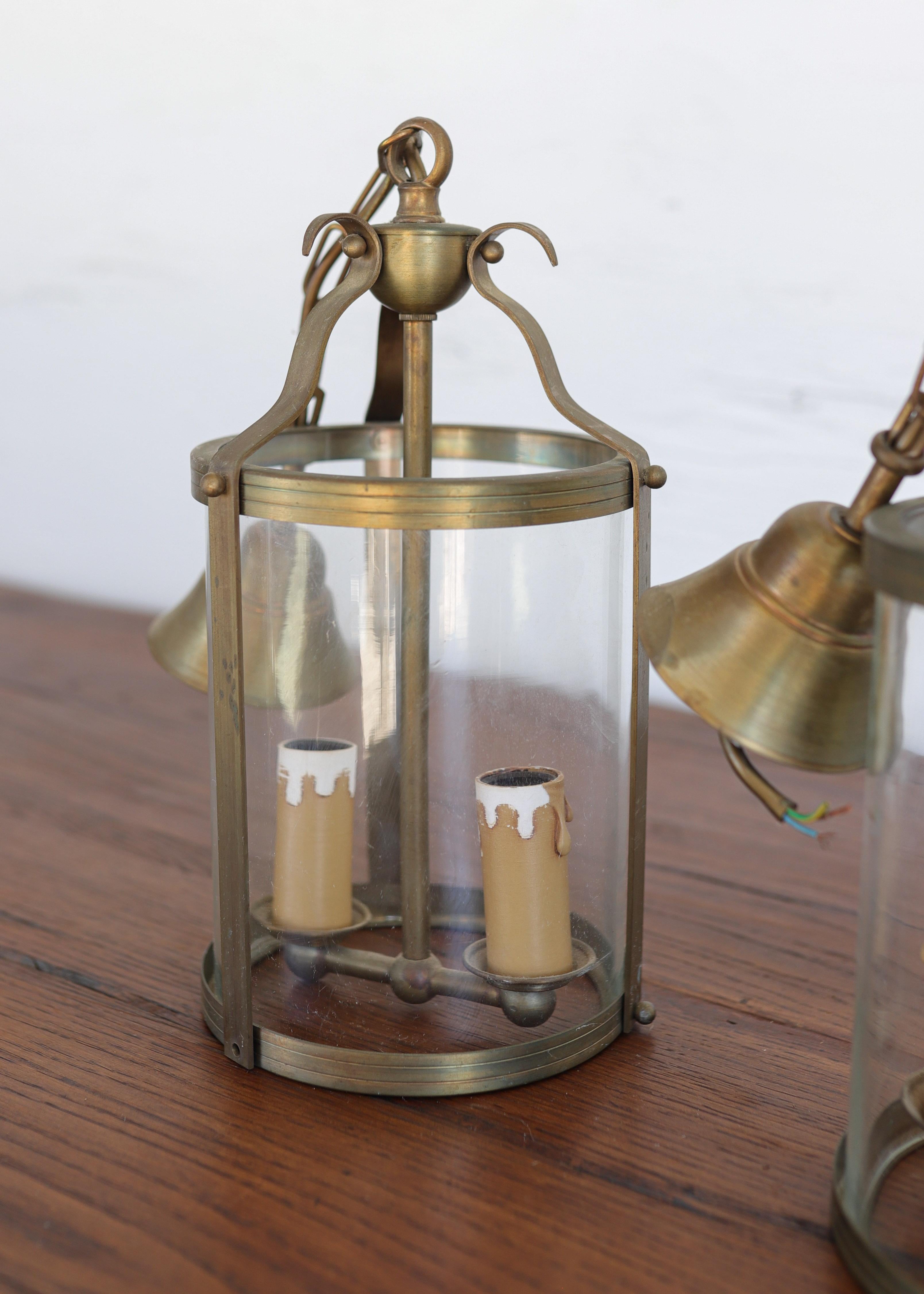 Paire de lanternes en laiton Bon état - En vente à Atlanta, GA