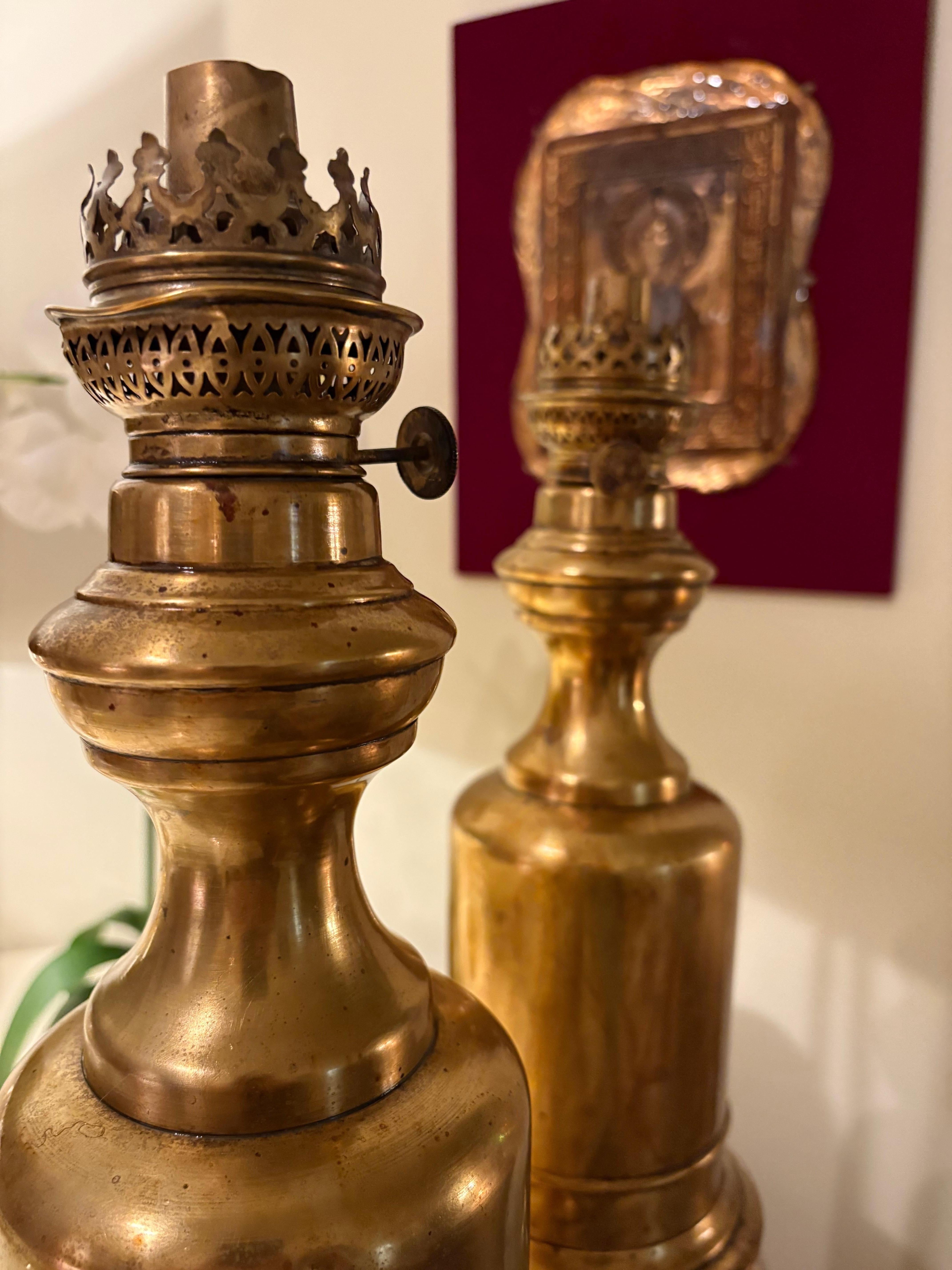 XIXe siècle Paire de lampes à huile en laiton, fin du 19e siècle en vente