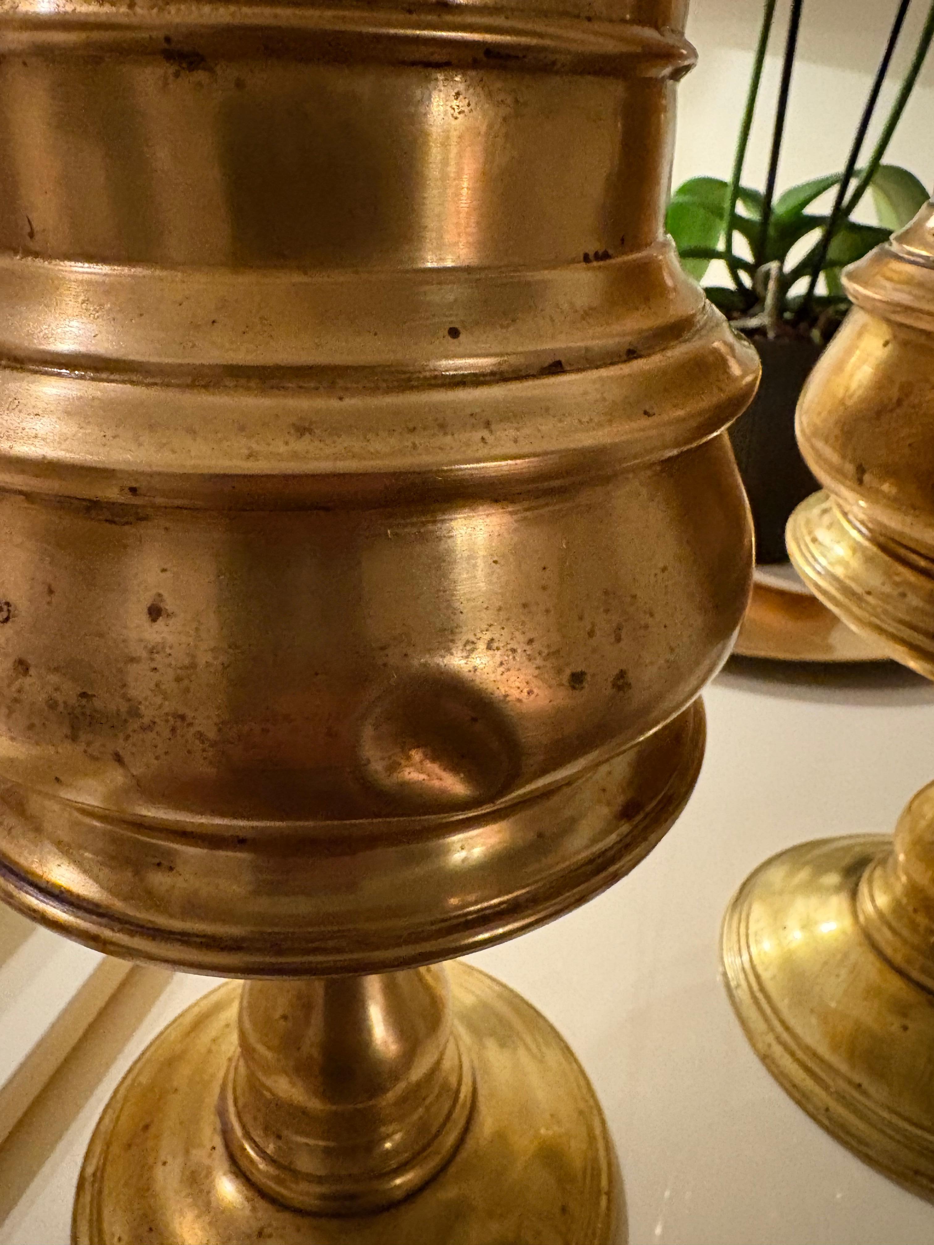 Paire de lampes à huile en laiton, fin du 19e siècle en vente 3