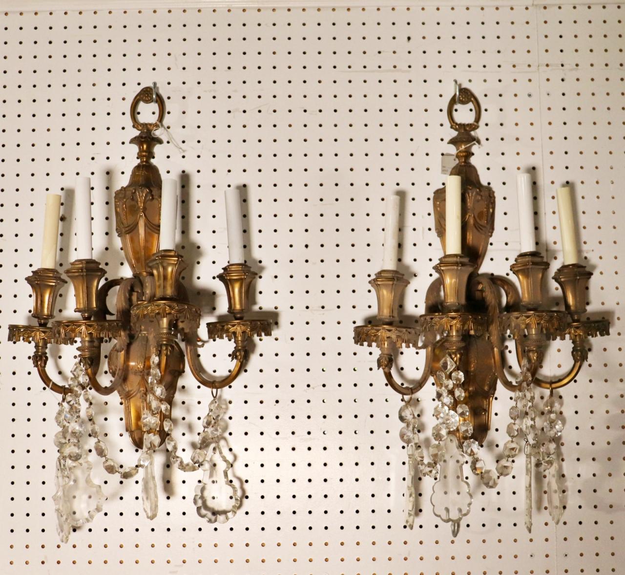 Coppia di lampade Caldwell francesi in bronzo e cristallo in stile Luigi XV, circa 1930 in vendita 3