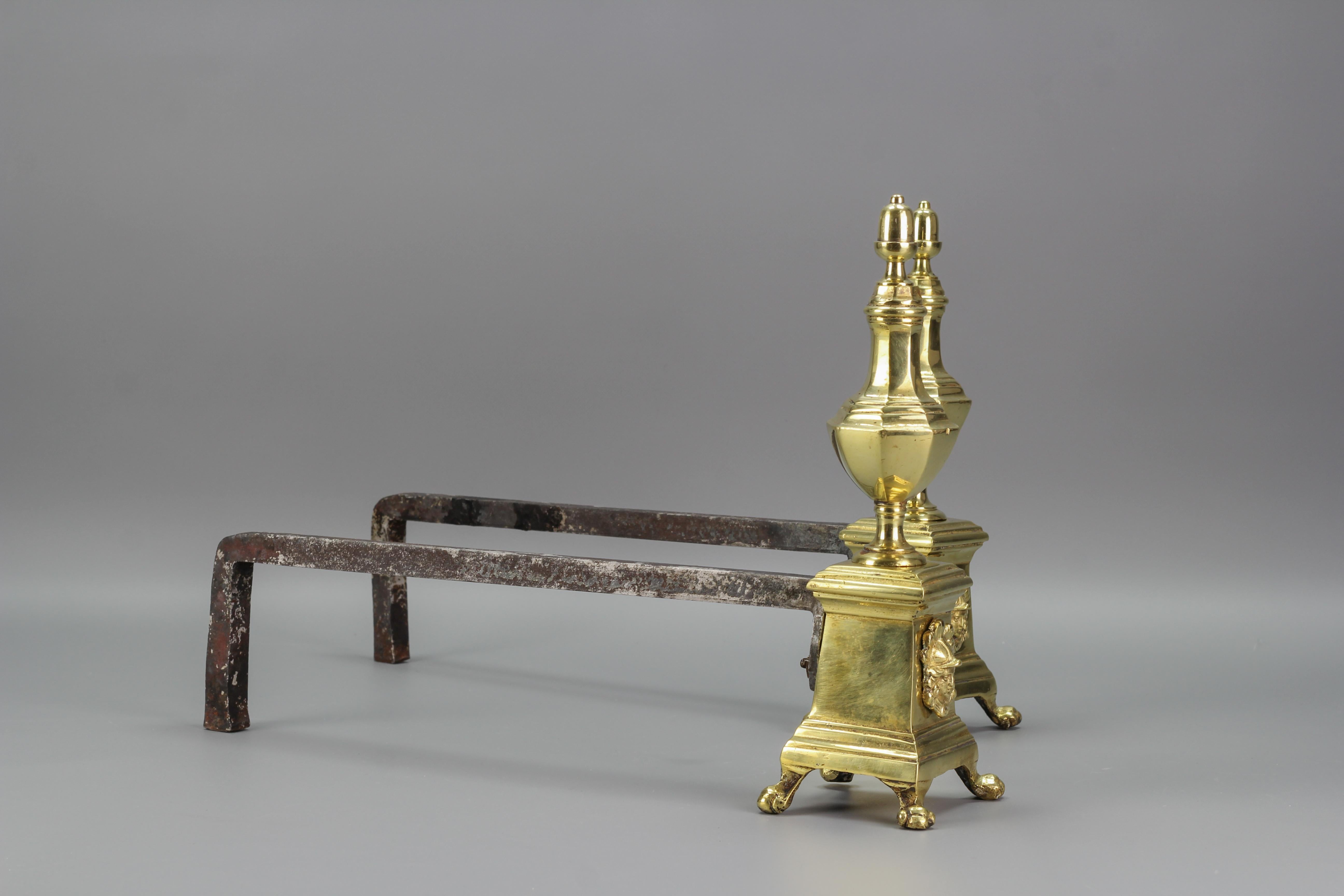 Paar französische Feuerböcke aus Bronze und Eisen, frühes 20. Jahrhundert (Empire) im Angebot
