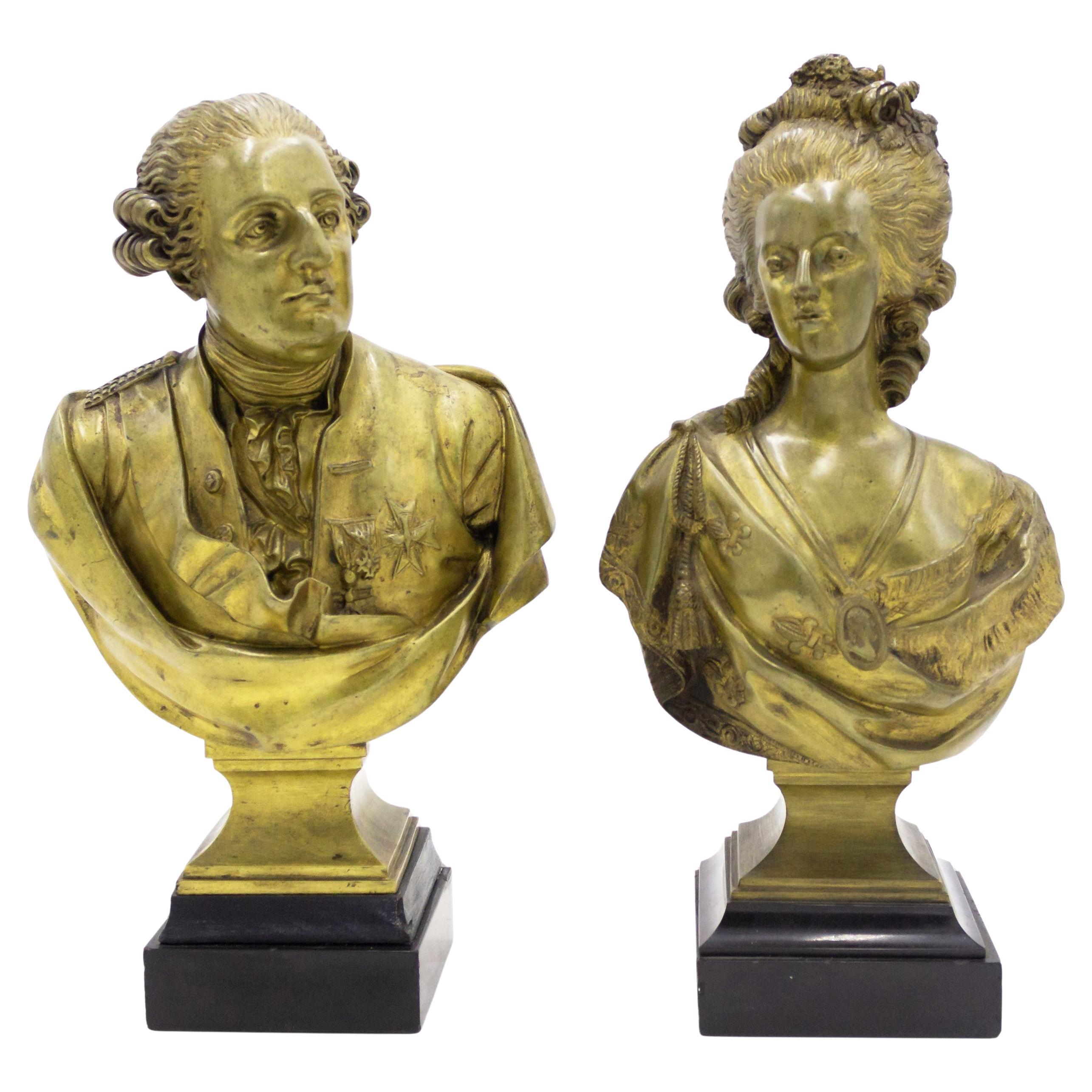 Paire de bustes français en bronze représentant Louis XVI et Marie-Antoinette