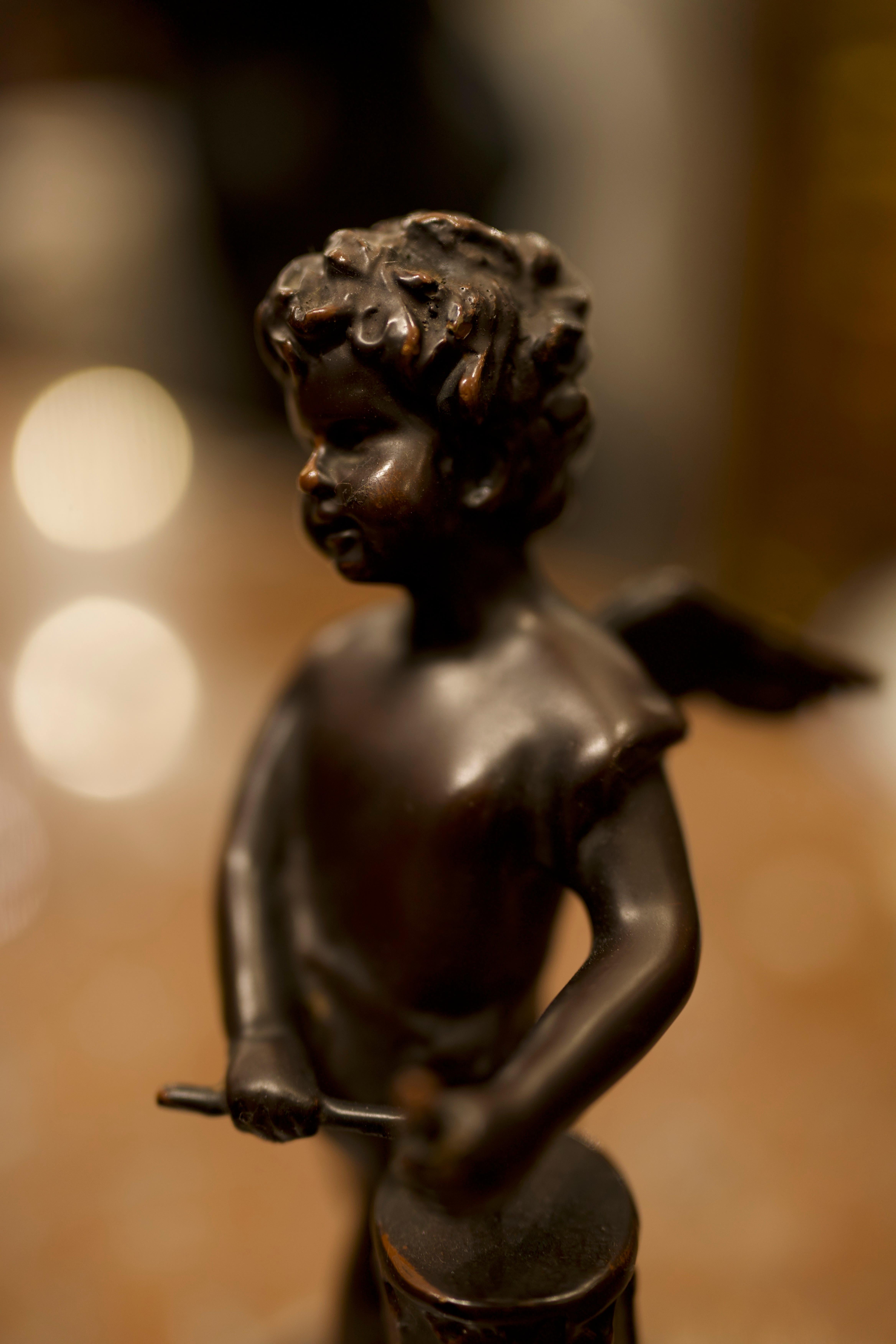 Pair of French Bronze Cherubs Sculptures For Sale 1