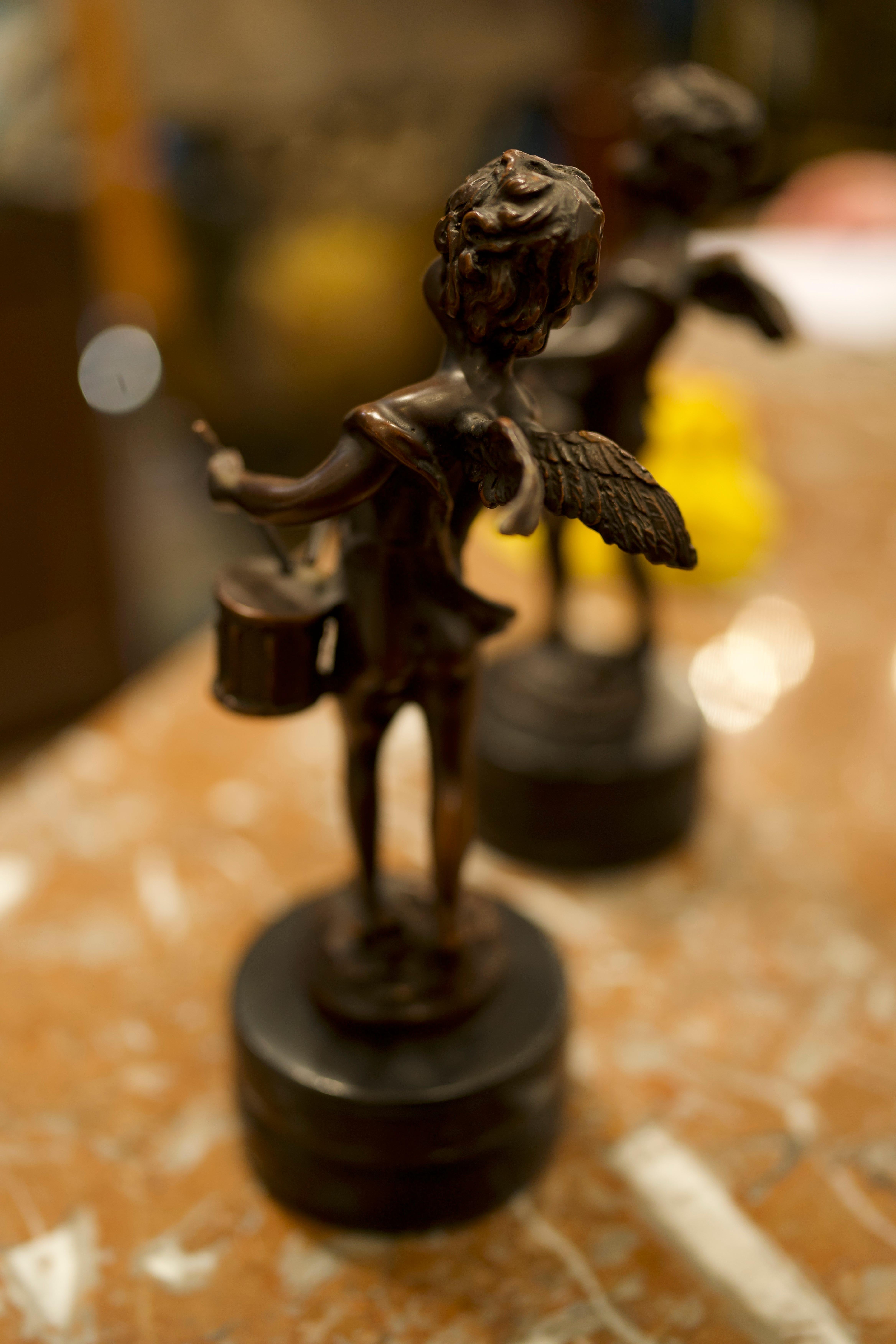 Pair of French Bronze Cherubs Sculptures For Sale 4