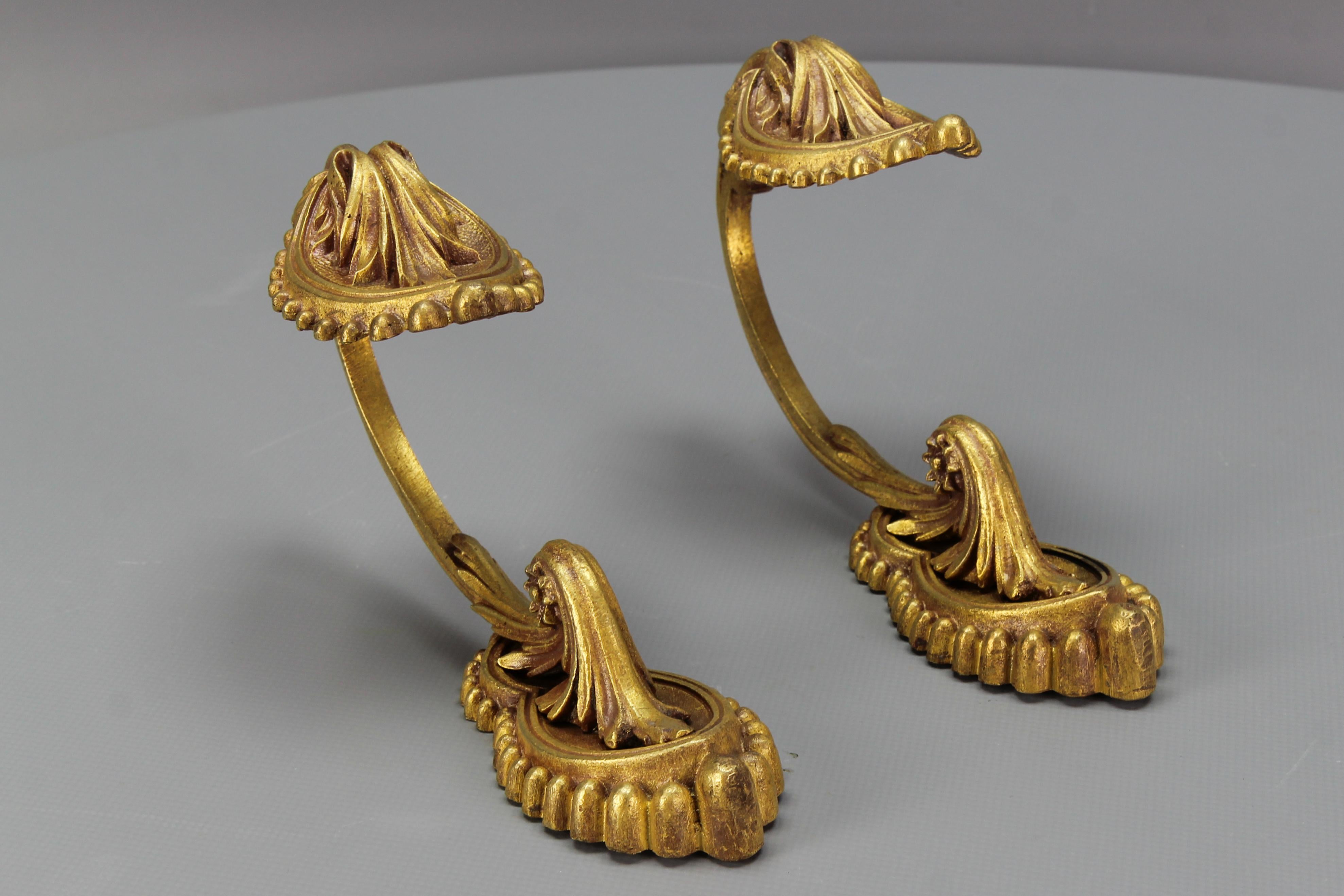Pair of French Bronze Curtain Tiebacks or Curtain Holders, Early 20th Century For Sale 7