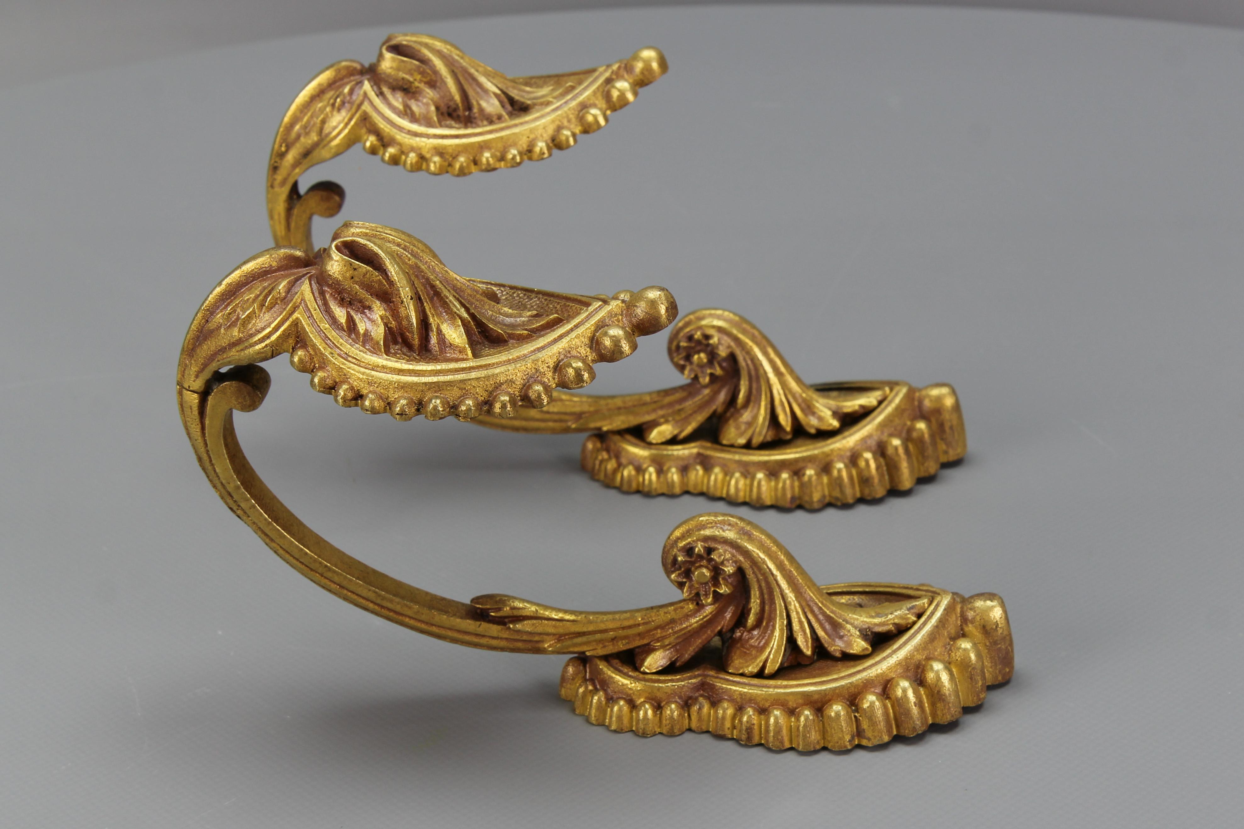 Pair of French Bronze Curtain Tiebacks or Curtain Holders, Early 20th Century For Sale 8