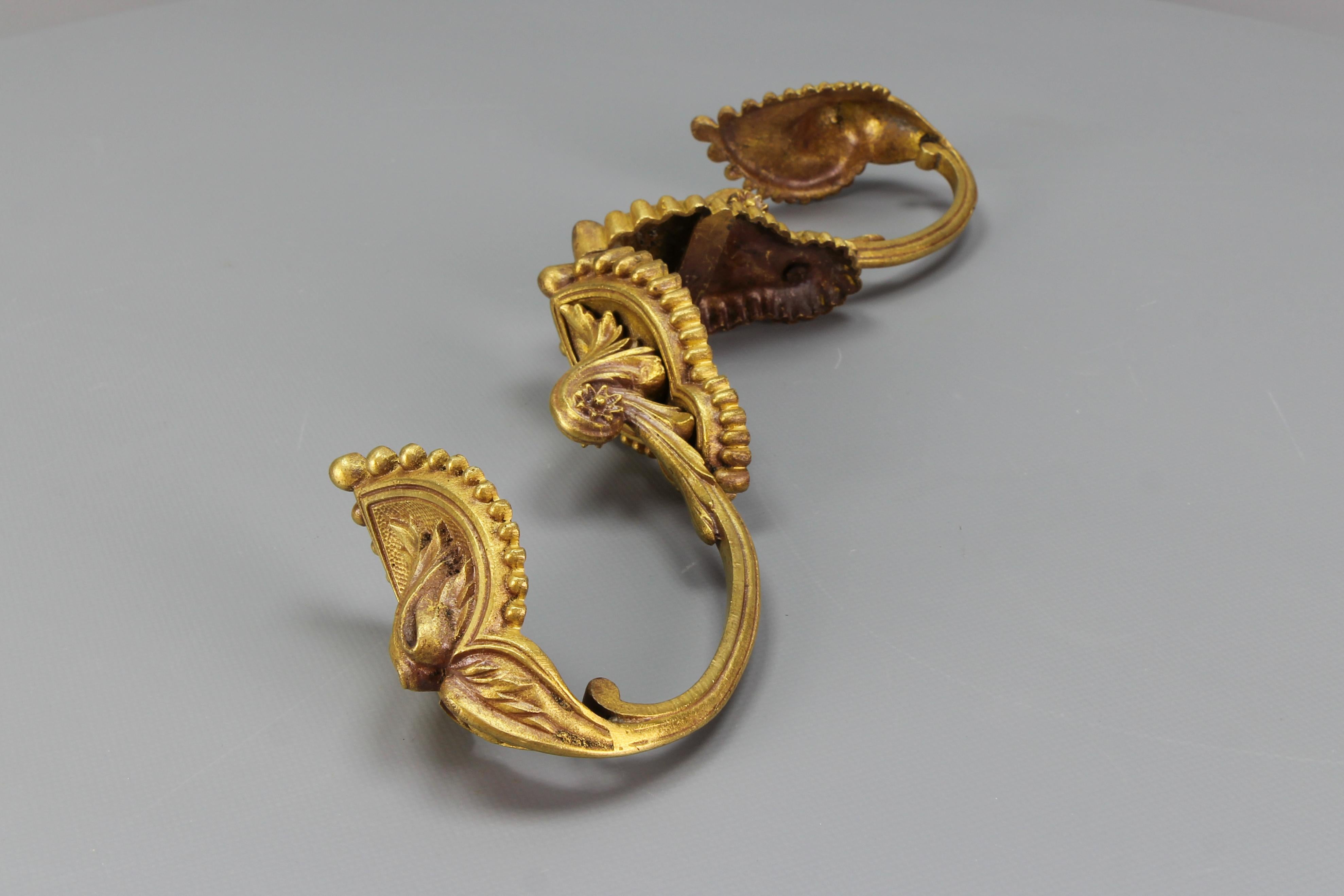 Pair of French Bronze Curtain Tiebacks or Curtain Holders, Early 20th Century For Sale 14
