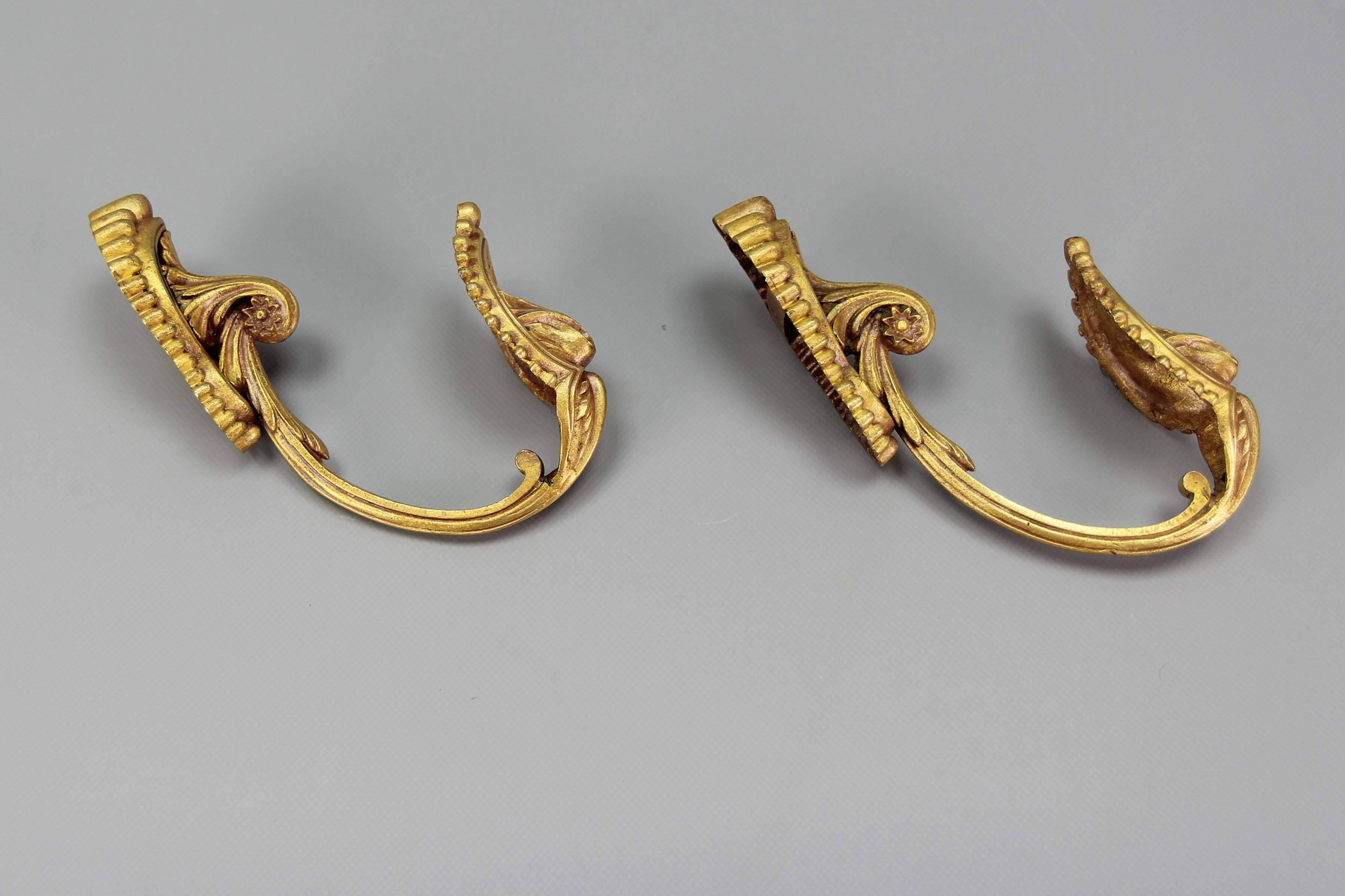 Pair of French Bronze Curtain Tiebacks or Curtain Holders, Early 20th Century For Sale 15