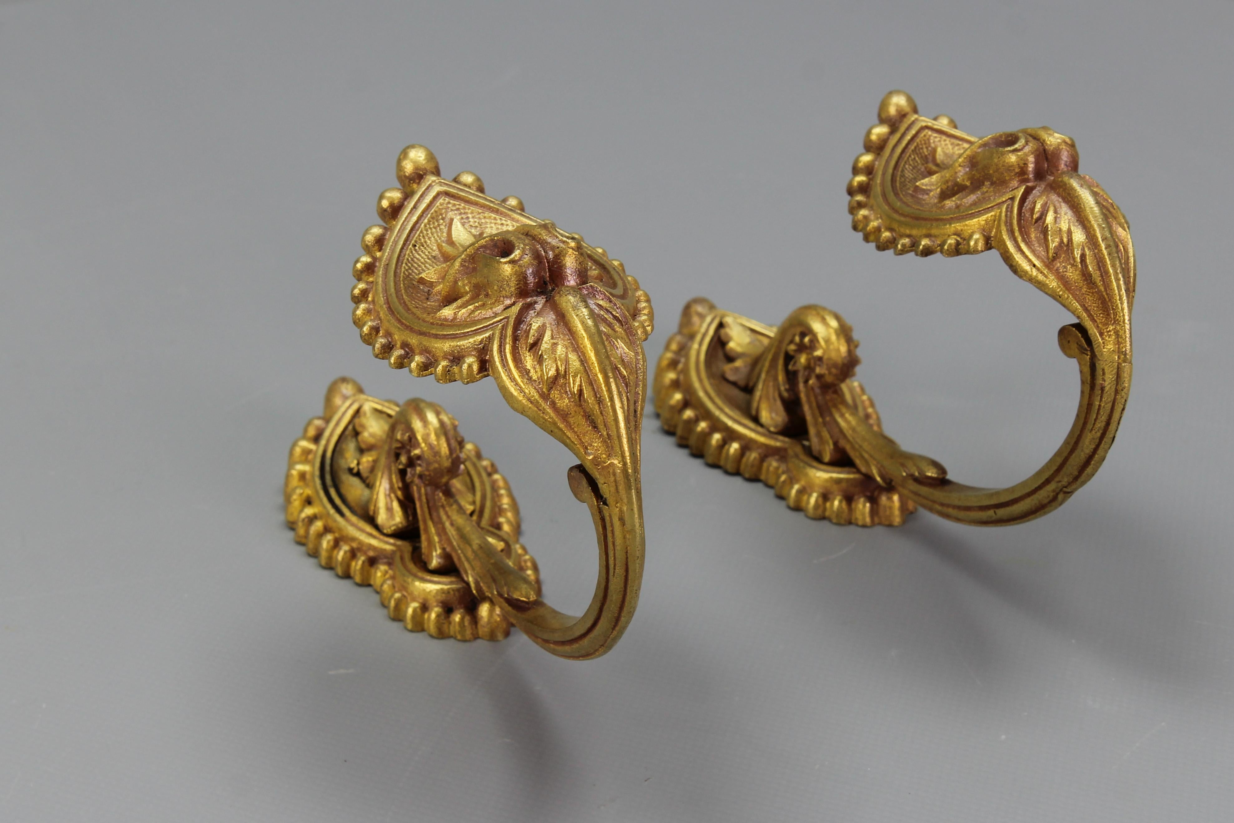 Pair of French Bronze Curtain Tiebacks or Curtain Holders, Early 20th Century For Sale 16