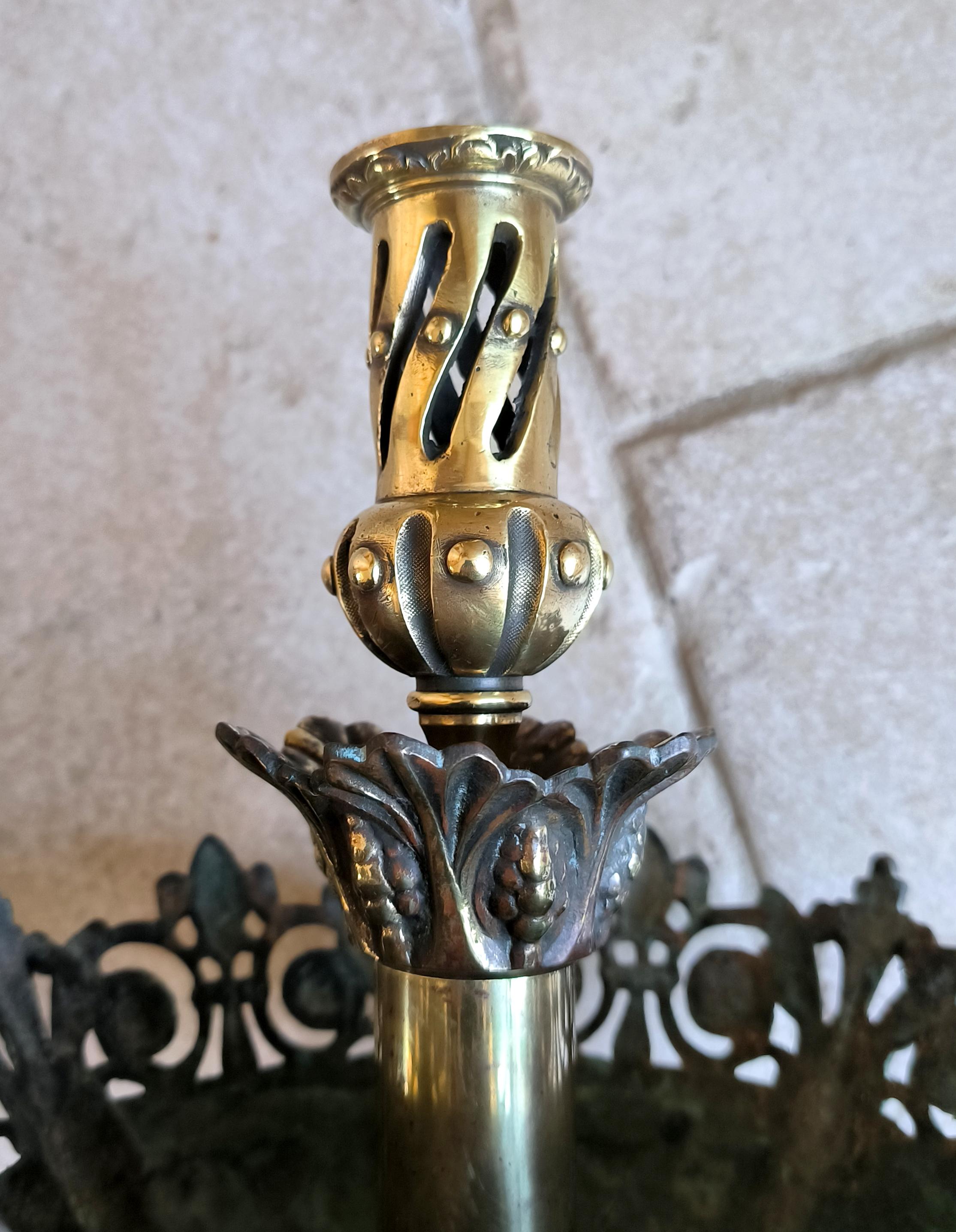 Pareja de antorchas procesionales eclesiásticas francesas de bronce Circa principios del siglo XX Francés en venta