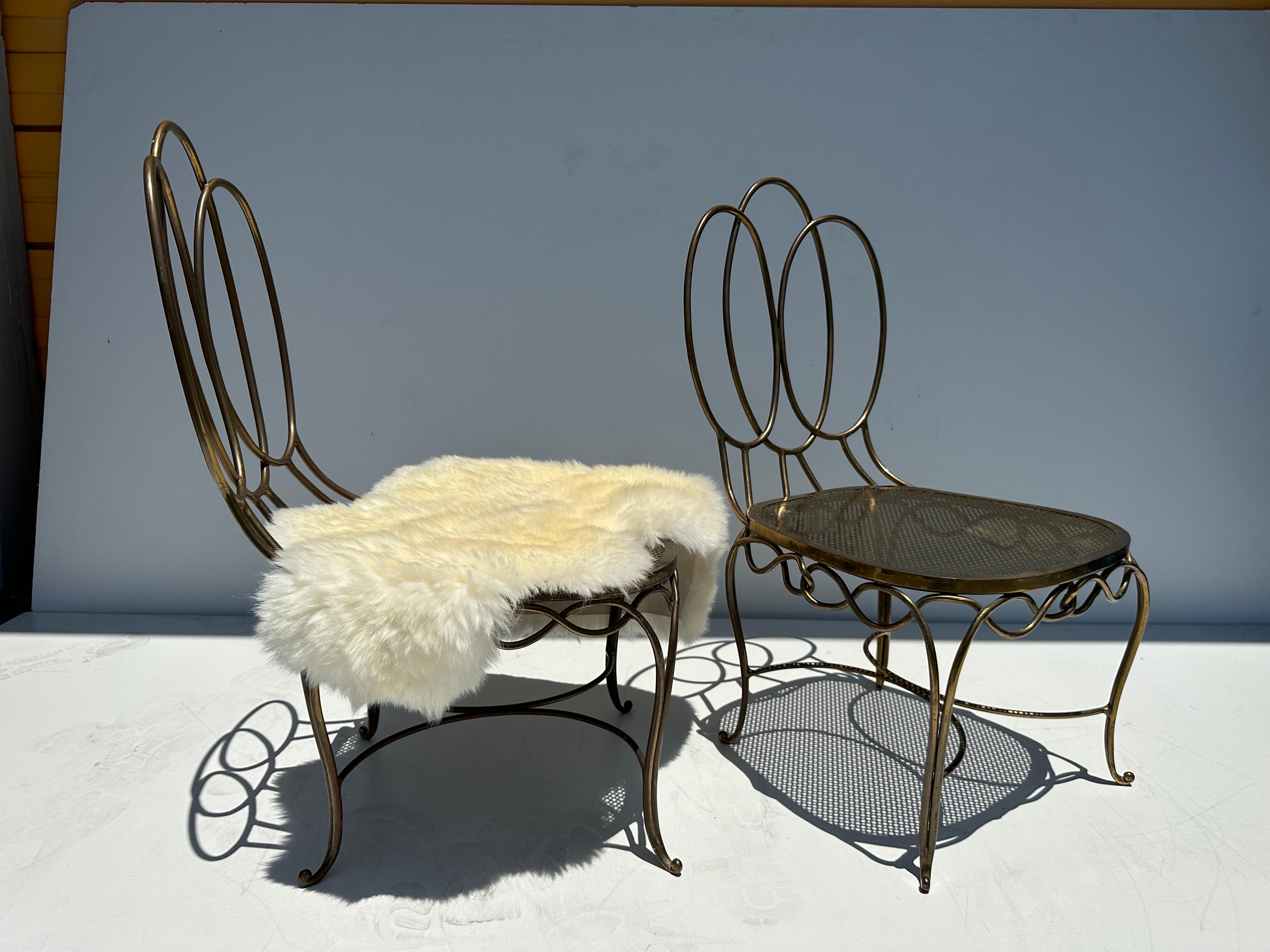 Milieu du XXe siècle Paire de chaises basses de salon françaises en bronze en vente