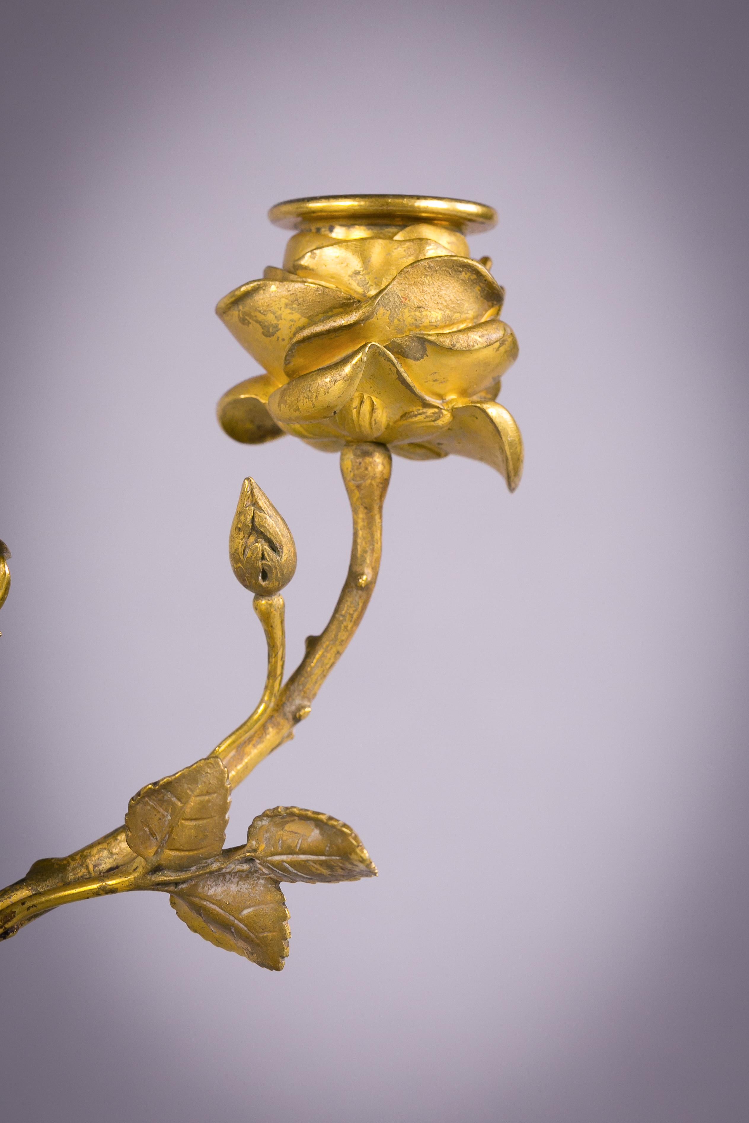 Francese Coppia di candelabri francesi a due luci in bronzo e fluorite, 1875 circa in vendita