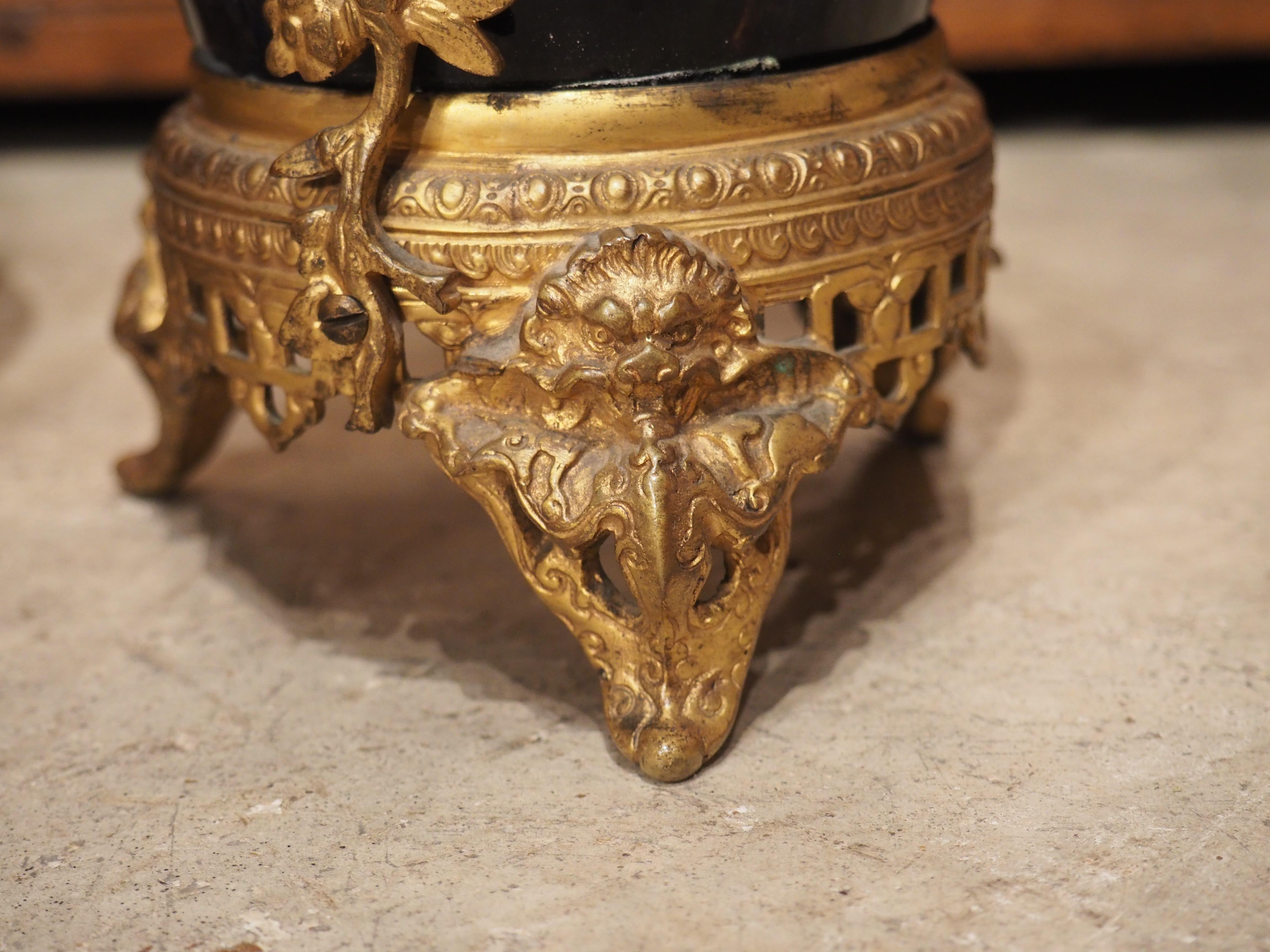 Bronze Paire de vases barbotine français montés sur bronze, Montigny Sur Loing, vers 1860