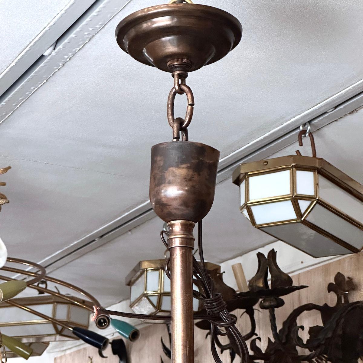 Francese Coppia di lampade neoclassiche in bronzo francese, vendute singolarmente in vendita