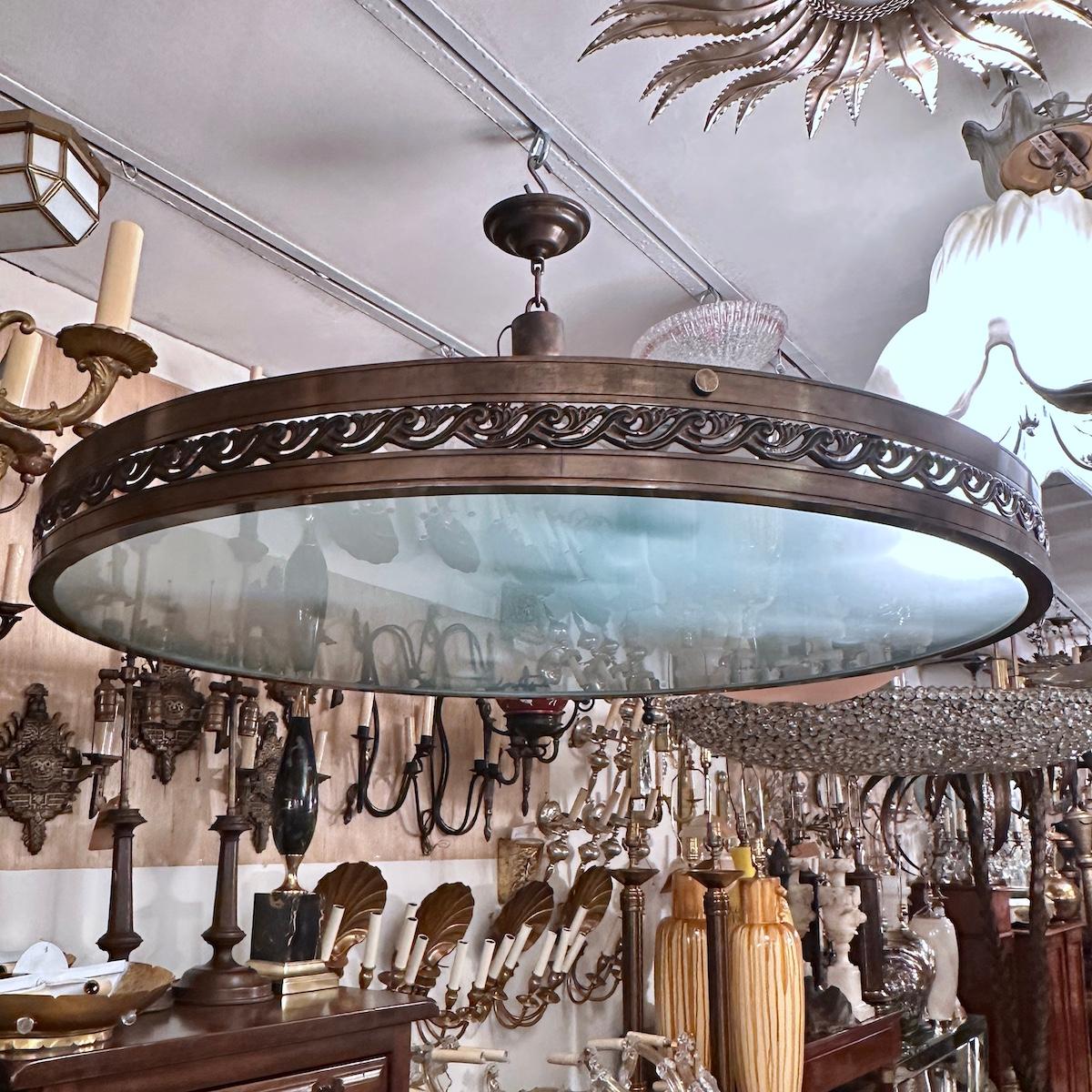 Coppia di lampade neoclassiche in bronzo francese, vendute singolarmente in vendita 1