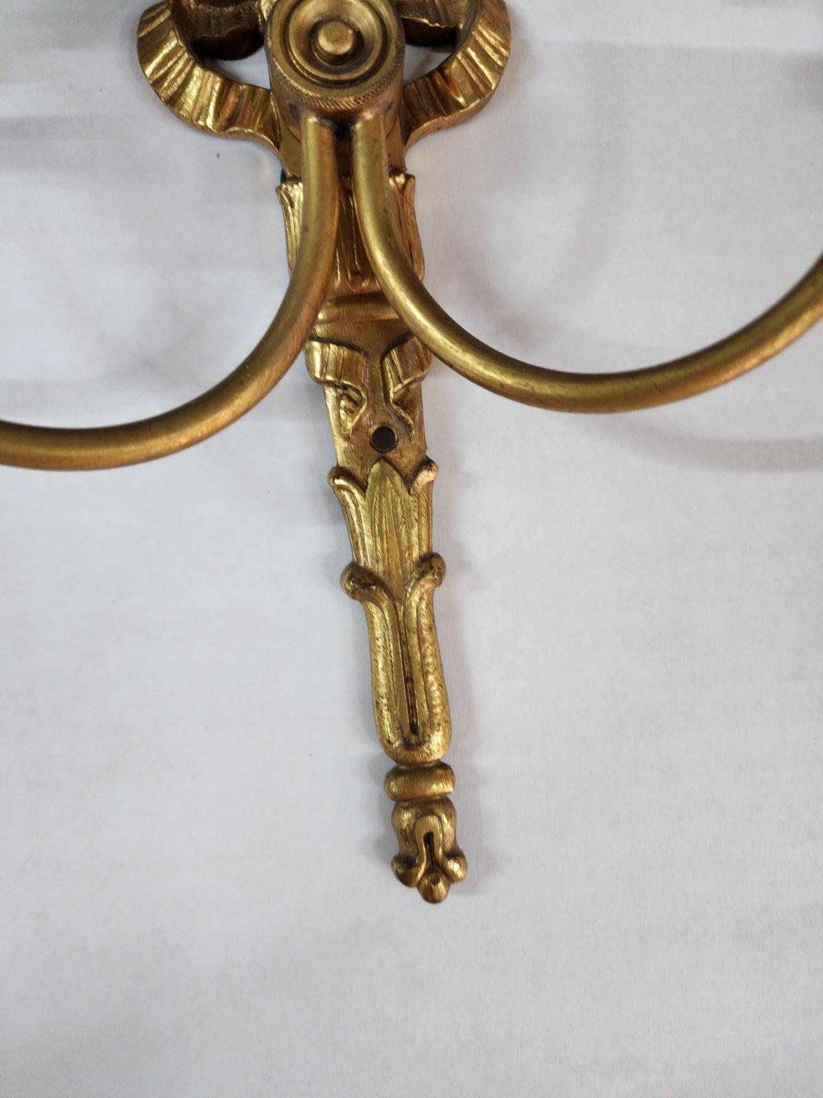 Paire d'appliques françaises en bronze Bon état - En vente à Dallas, TX