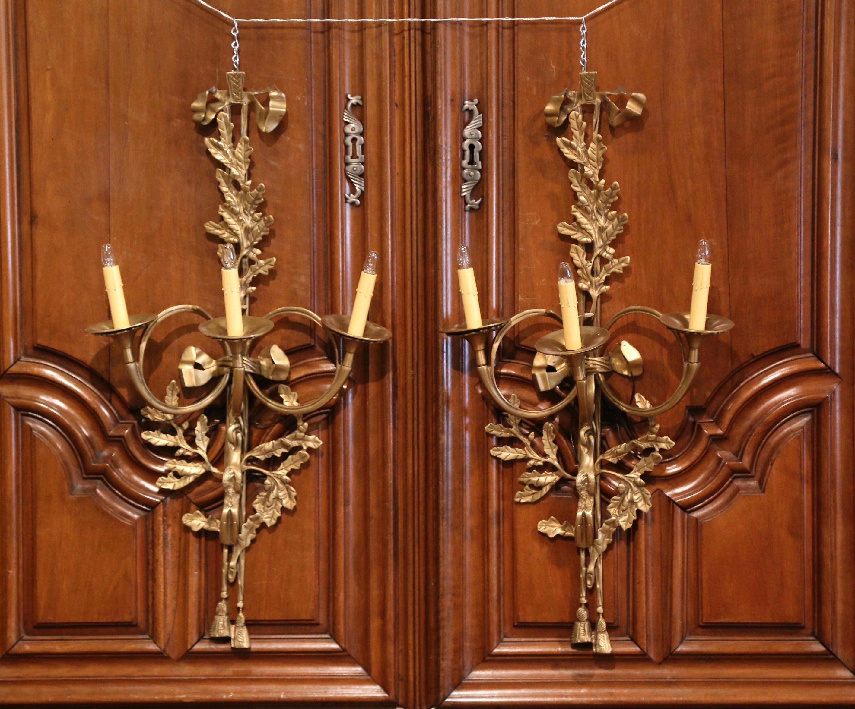 Louis XVI Pair of French Bronze Three-Arm Horn Wall Sconces with Bow and Hunt Motifs For Sale