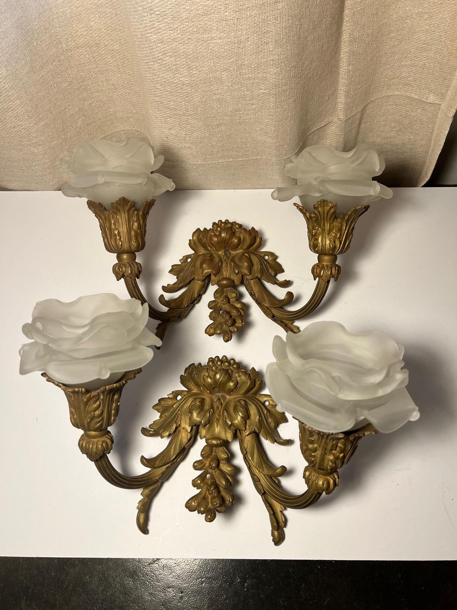Pair of French Bronze Wall Lights In Good Condition For Sale In London, GB