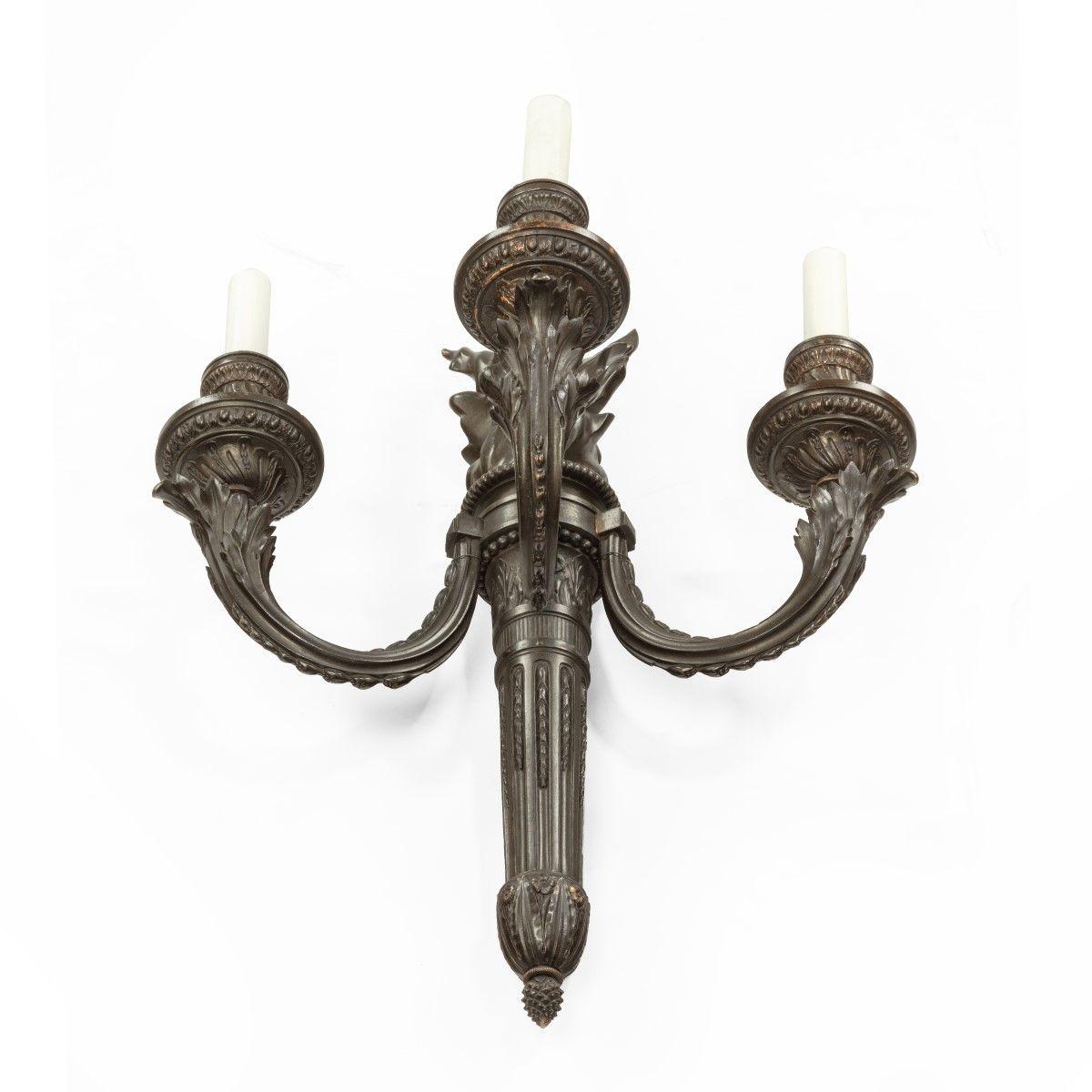 Late 19th Century Pair of French Bronze Wall-Lights For Sale