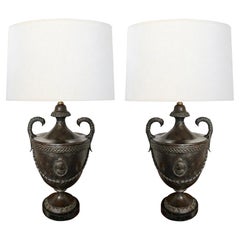 Paar französische Urnen aus Bronzeguss im Louis-XVI.-Stil als Lampen