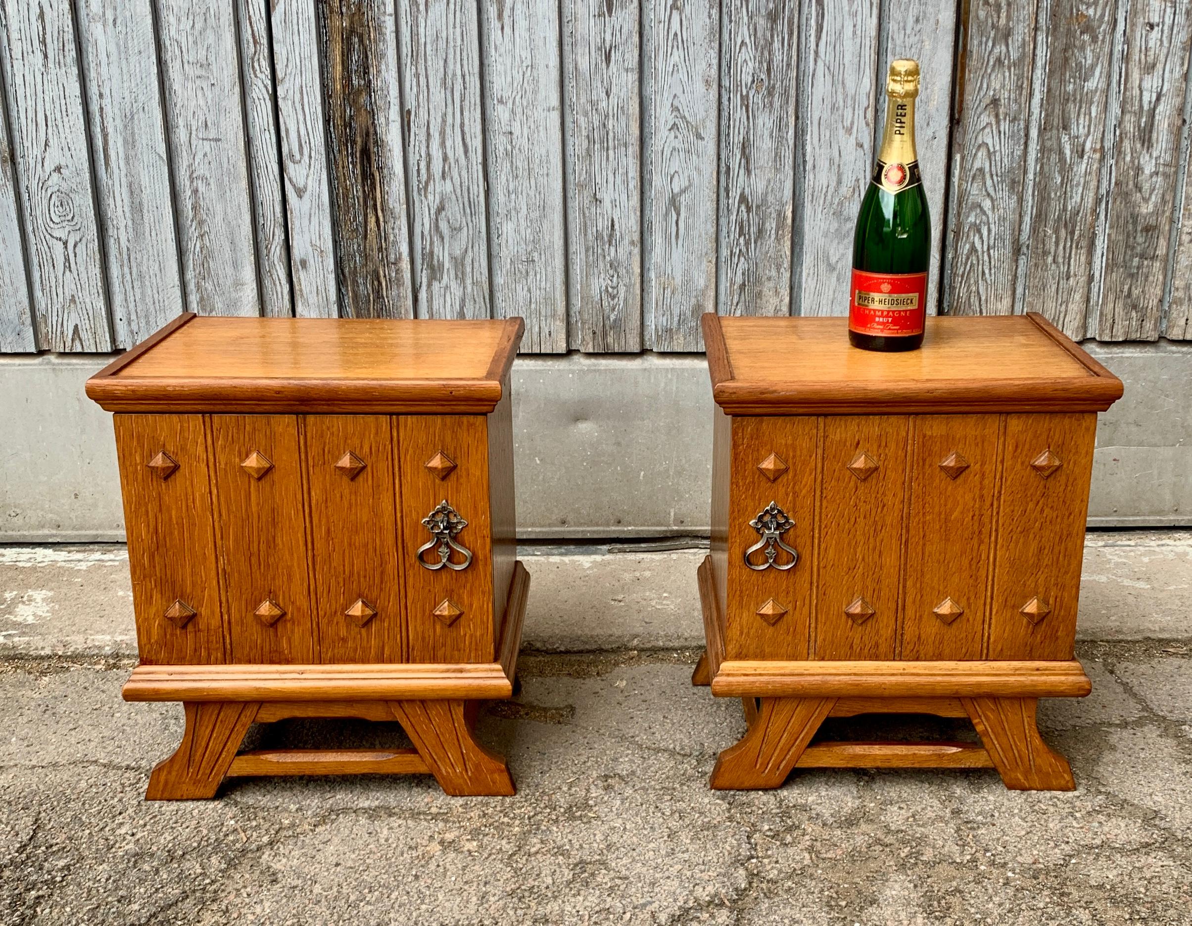 Pair of French Brutalist Nightstands in Oak For Sale 2