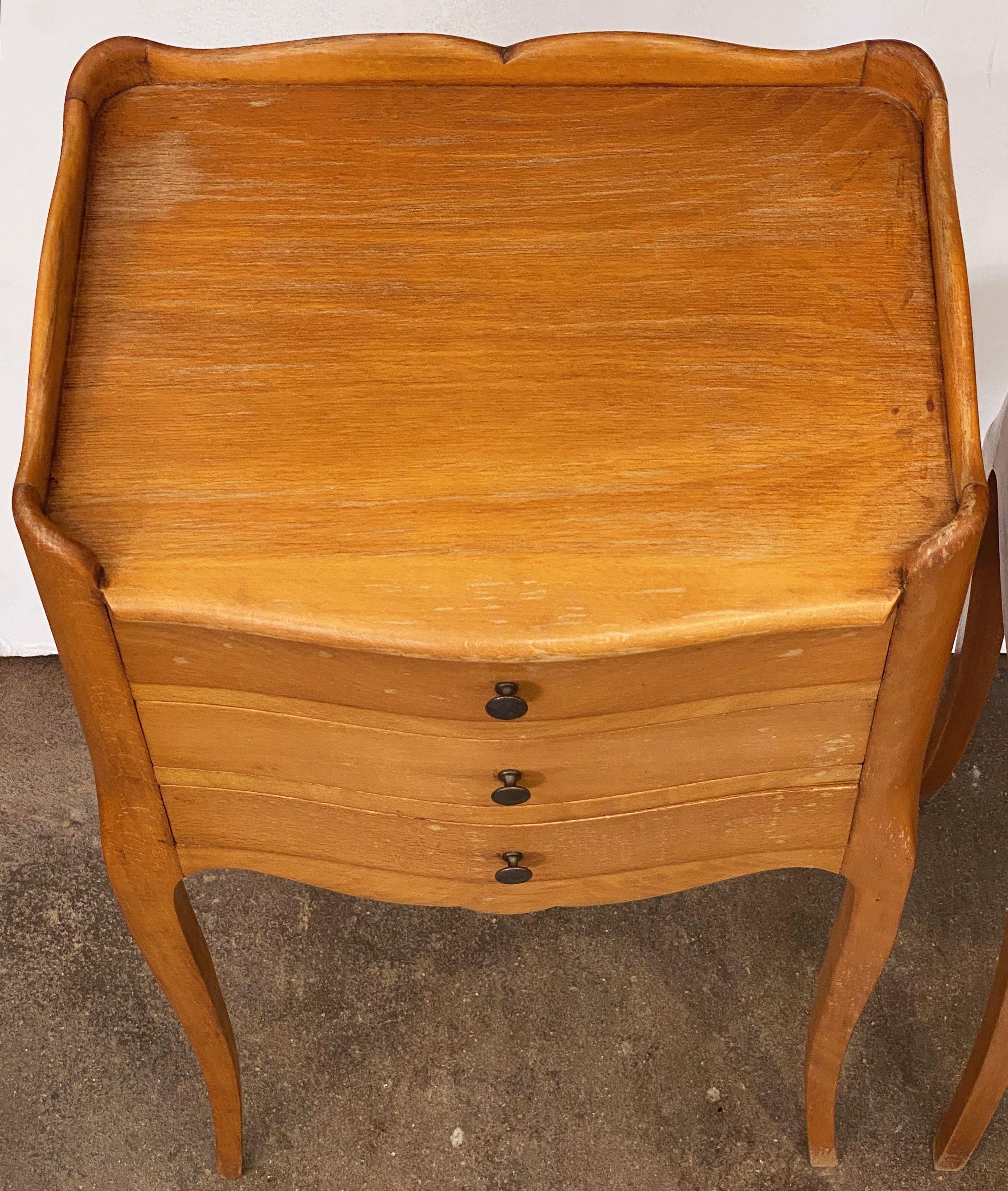 Pair of French Cabriole Leg Nightstands or Bedside Tables For Sale 2